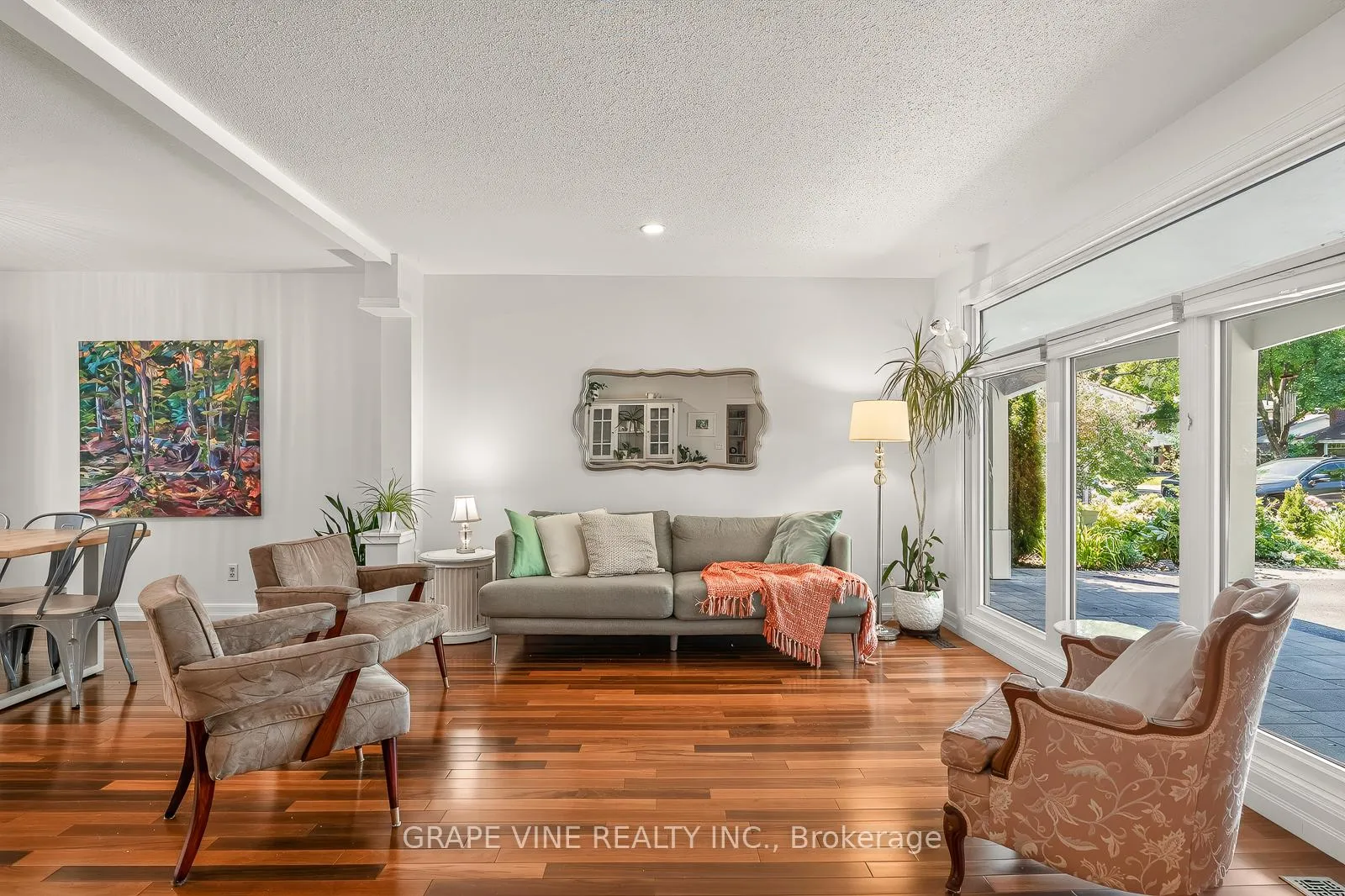 Photo 10 of 1961 Oakdean Crescent, Ottawa, Beacon Hill North — HOMEH