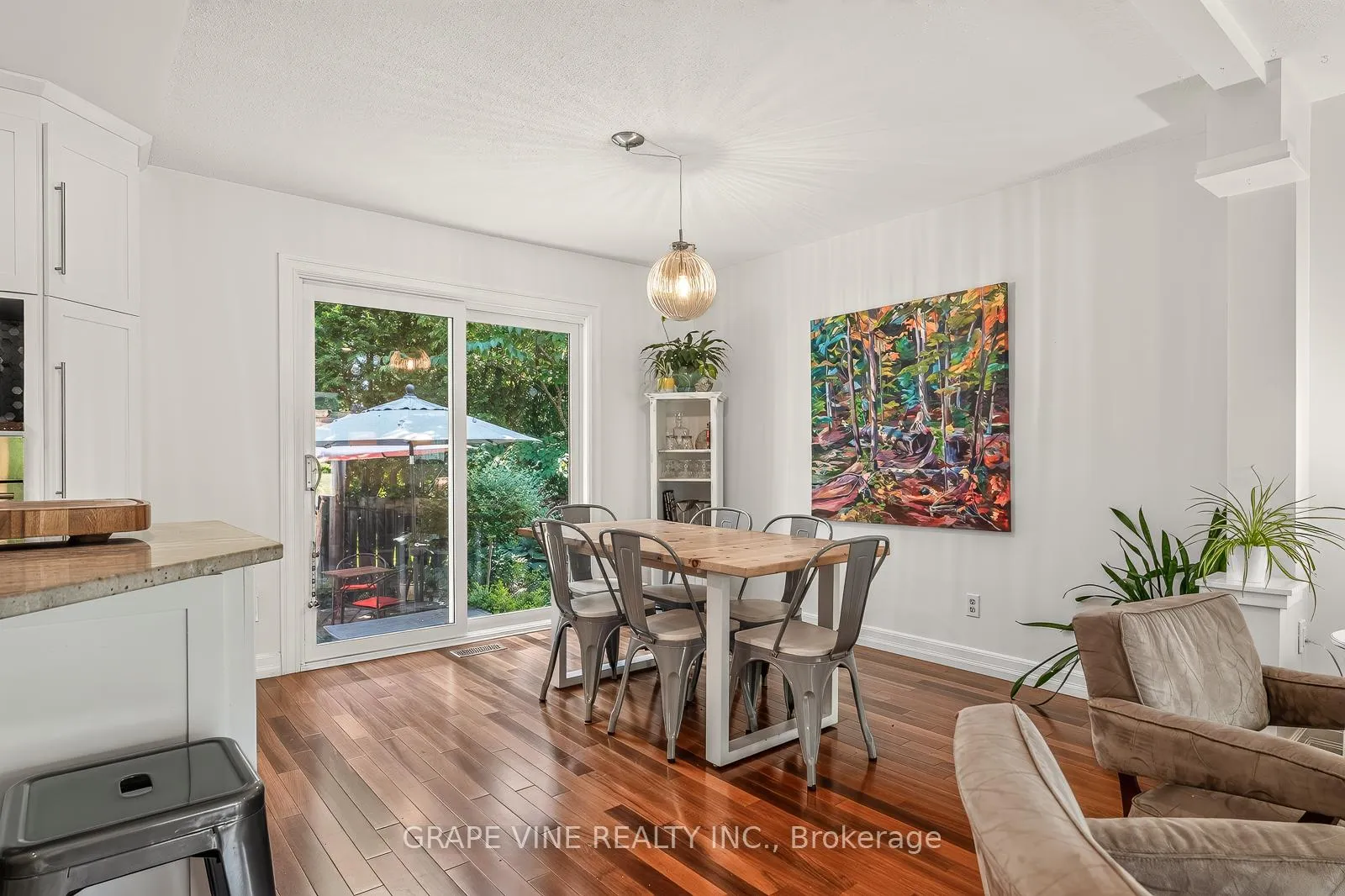 Photo 14 of 1961 Oakdean Crescent, Ottawa, Beacon Hill North — HOMEH