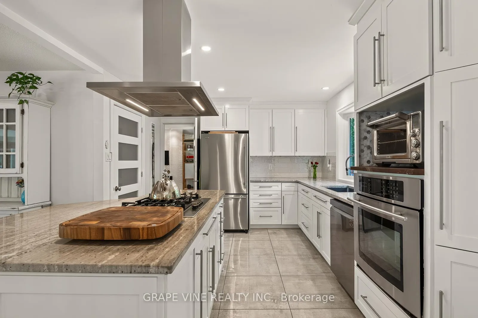 Photo 17 of 1961 Oakdean Crescent, Ottawa, Beacon Hill North — HOMEH