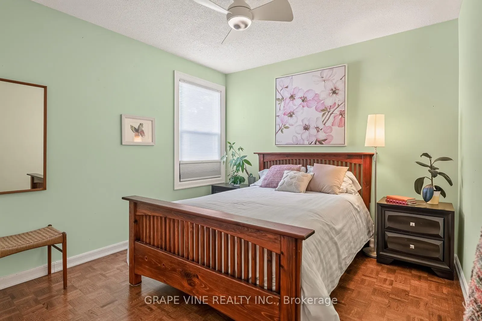 Photo 26 of 1961 Oakdean Crescent, Ottawa, Beacon Hill North — HOMEH