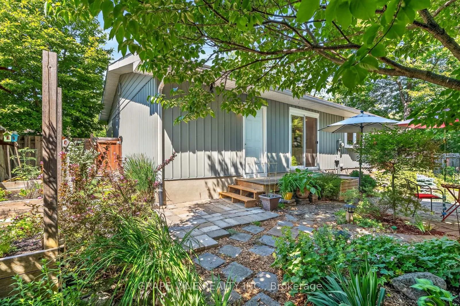 Photo 42 of 1961 Oakdean Crescent, Ottawa, Beacon Hill North — HOMEH