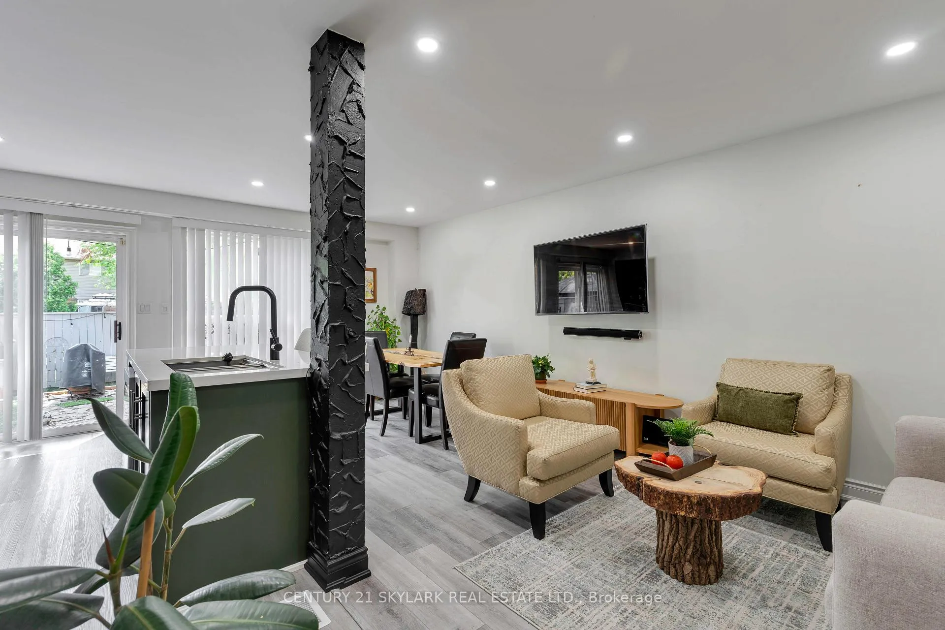 Photo 7 of 10 Cadham Boulevard, Hamilton, Broughton — HOMEH