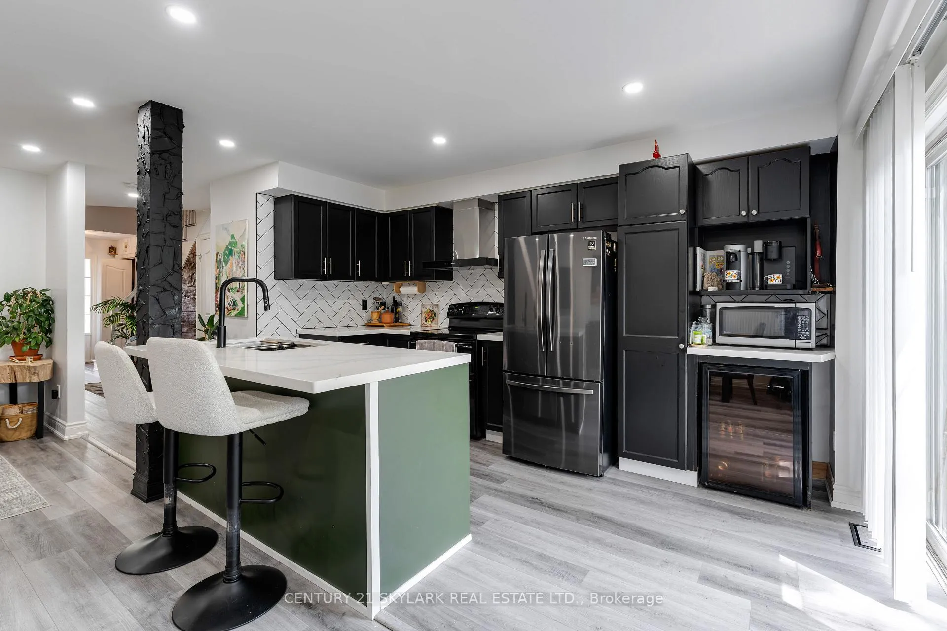 Photo 11 of 10 Cadham Boulevard, Hamilton, Broughton — HOMEH