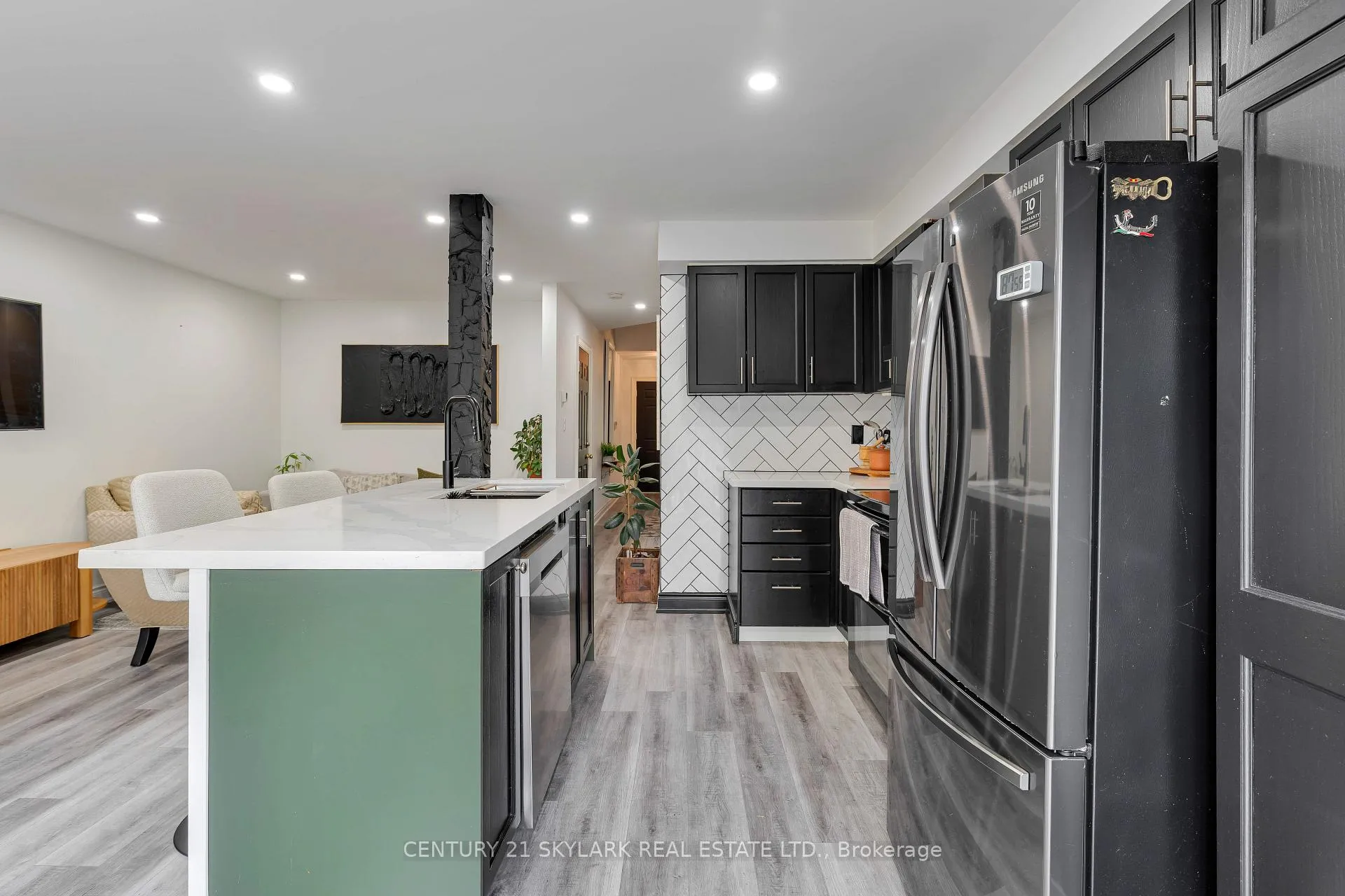 Photo 12 of 10 Cadham Boulevard, Hamilton, Broughton — HOMEH
