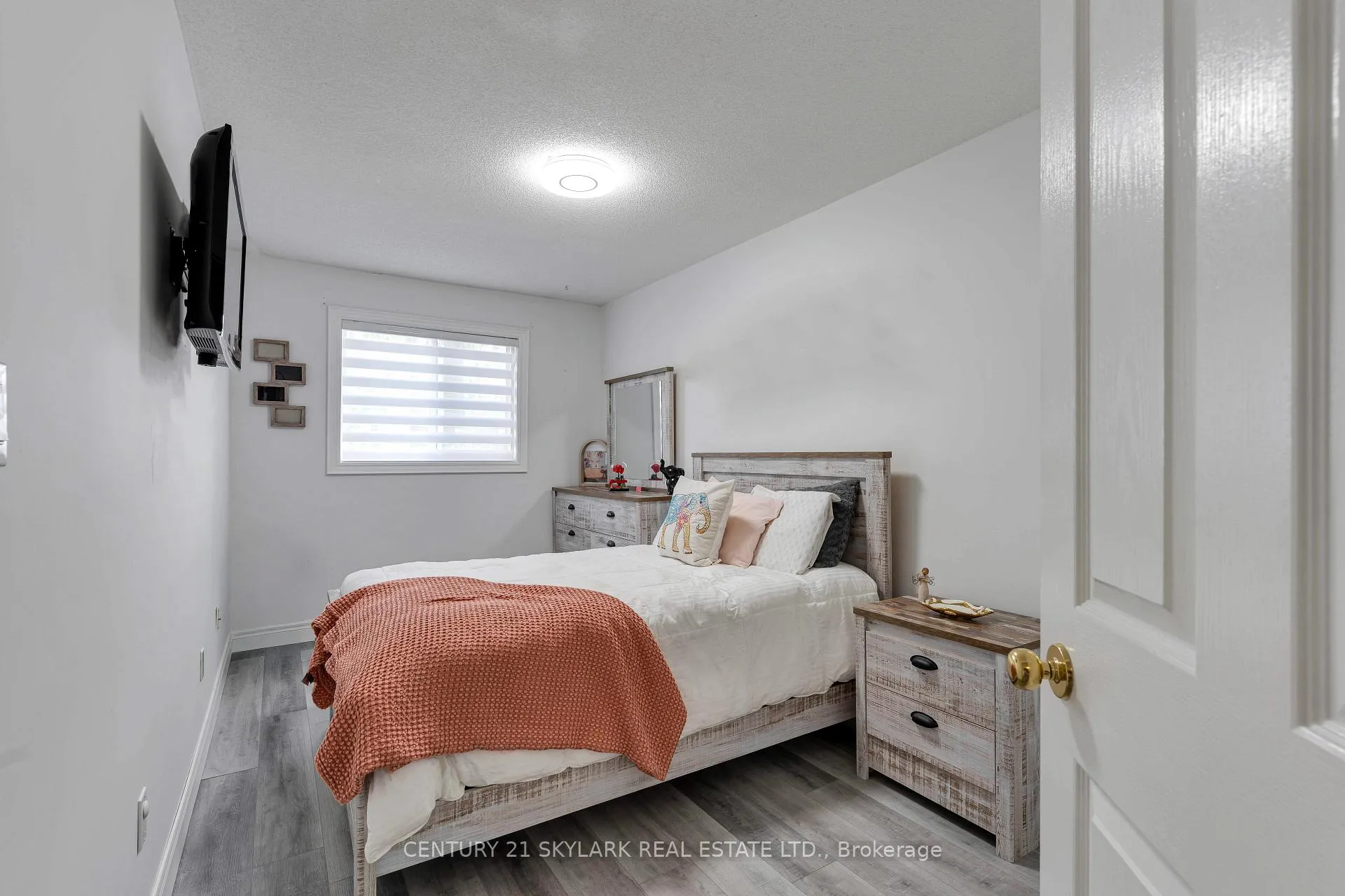 Photo 23 of 10 Cadham Boulevard, Hamilton, Broughton — HOMEH