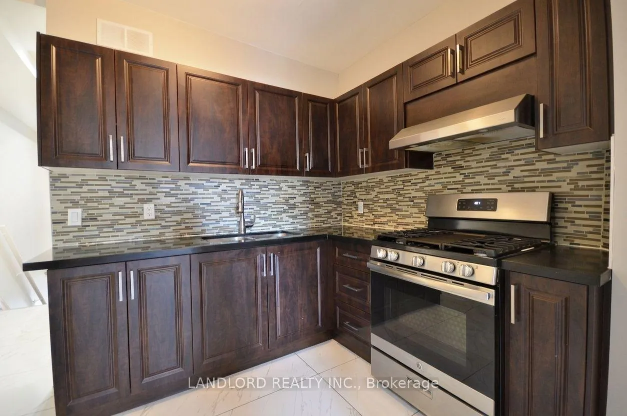 Photo 2 of Unit 2nd Fl, 25 Miller Street, Toronto, Weston-Pellam Park — HOMEH