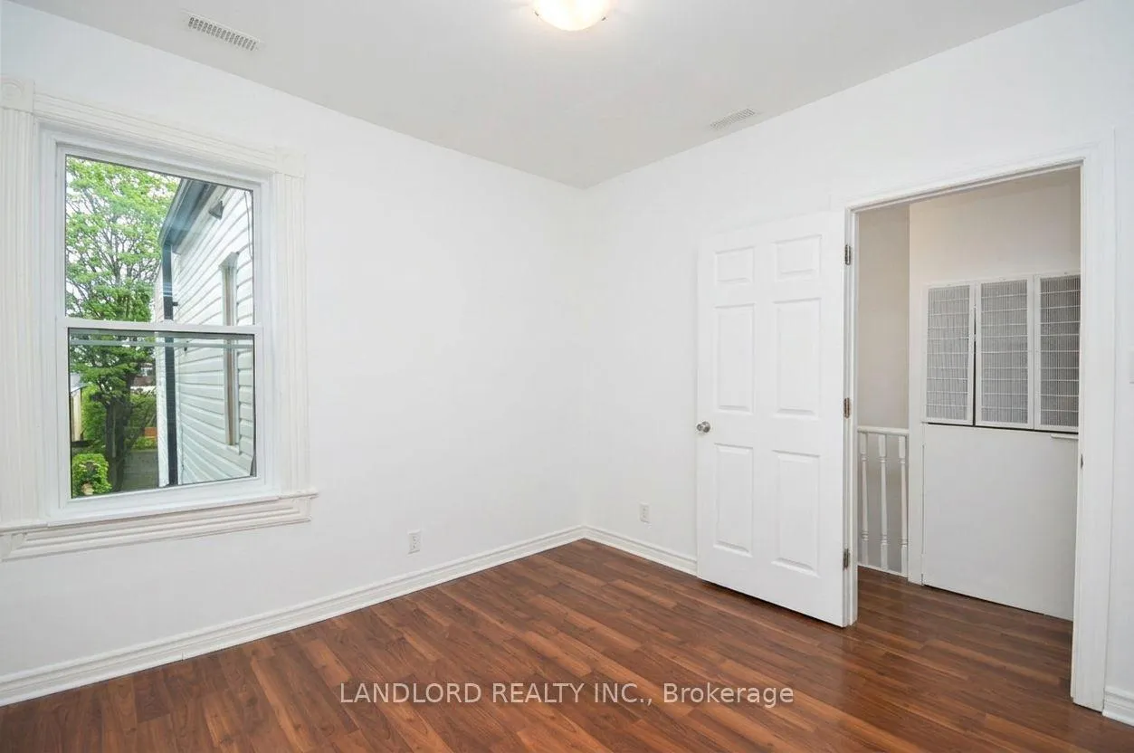 Photo 4 of Unit 2nd Fl, 25 Miller Street, Toronto, Weston-Pellam Park — HOMEH