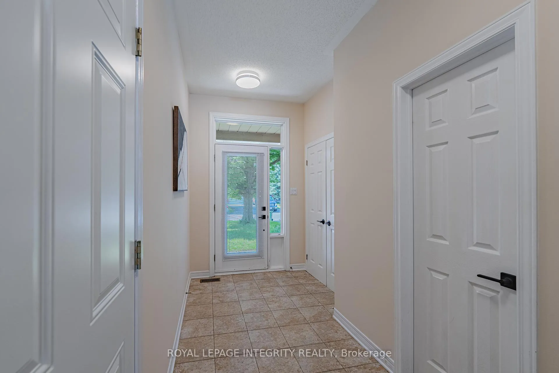 Photo 3 of 16 Redding Way, Ottawa, Centrepointe — HOMEH
