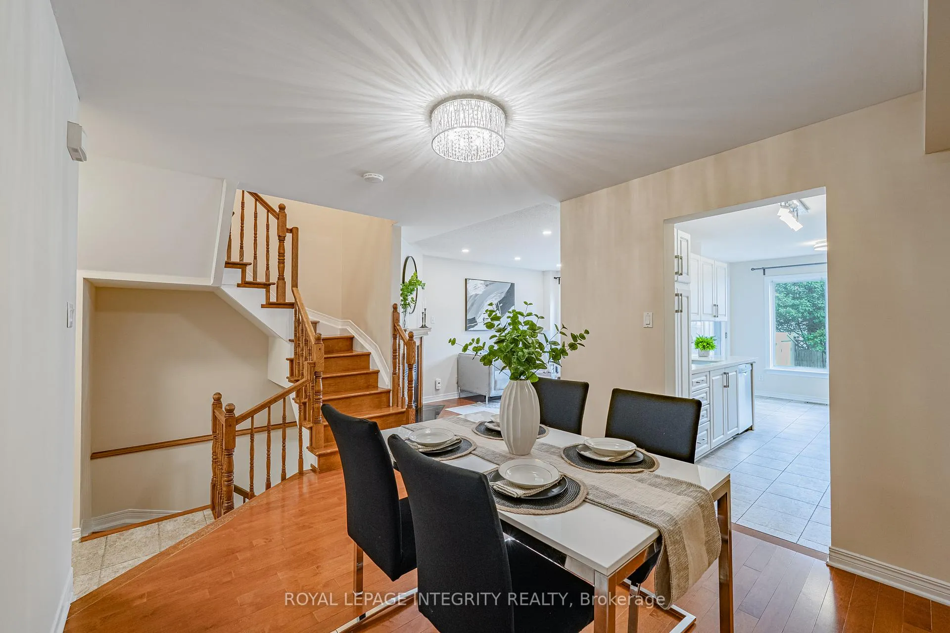 Photo 8 of 16 Redding Way, Ottawa, Centrepointe — HOMEH