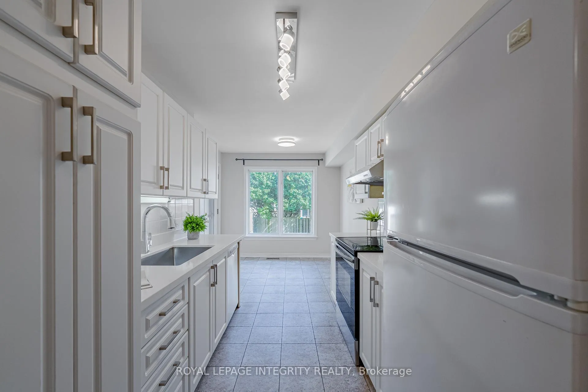 Photo 10 of 16 Redding Way, Ottawa, Centrepointe — HOMEH