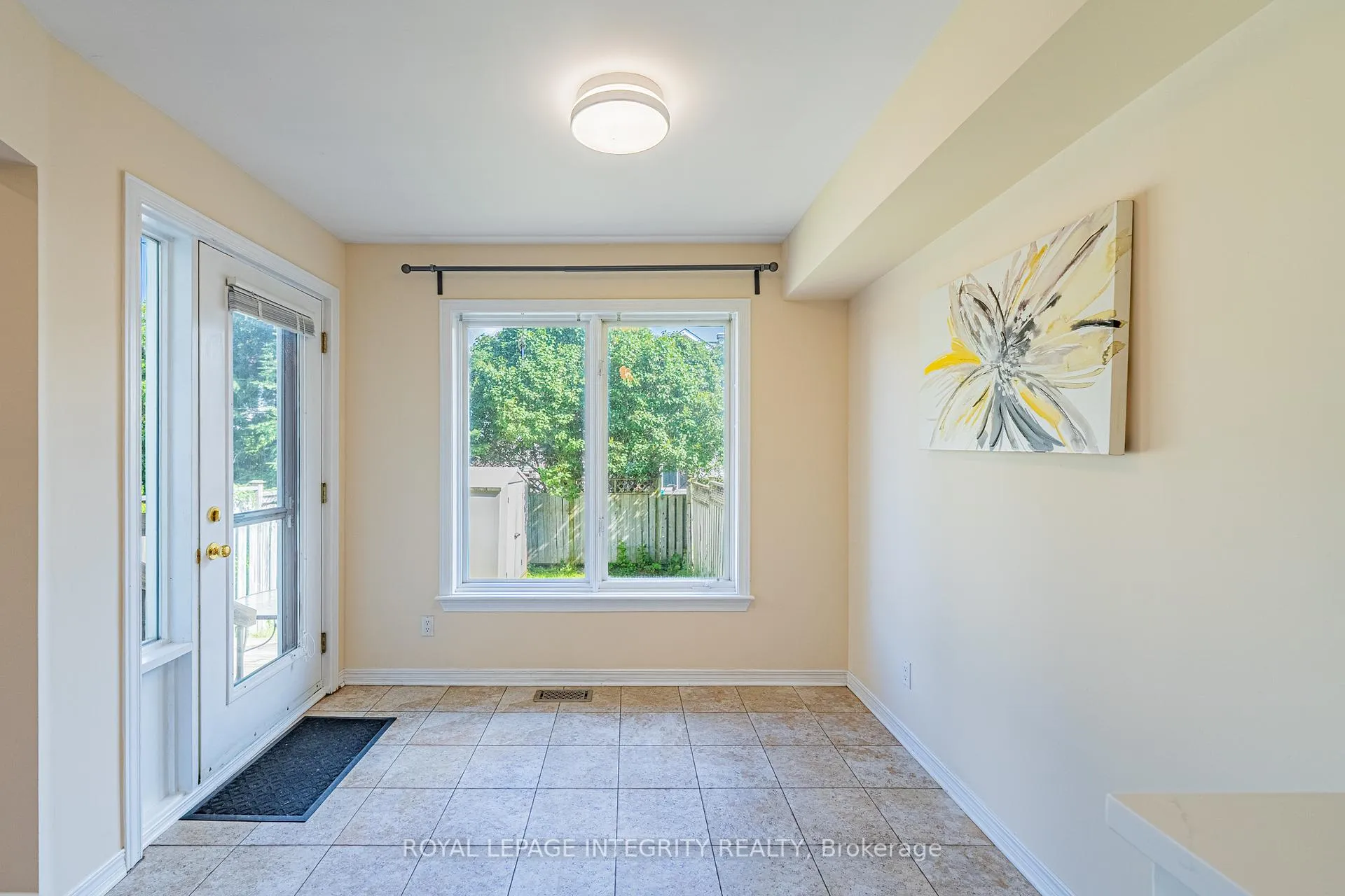 Photo 14 of 16 Redding Way, Ottawa, Centrepointe — HOMEH