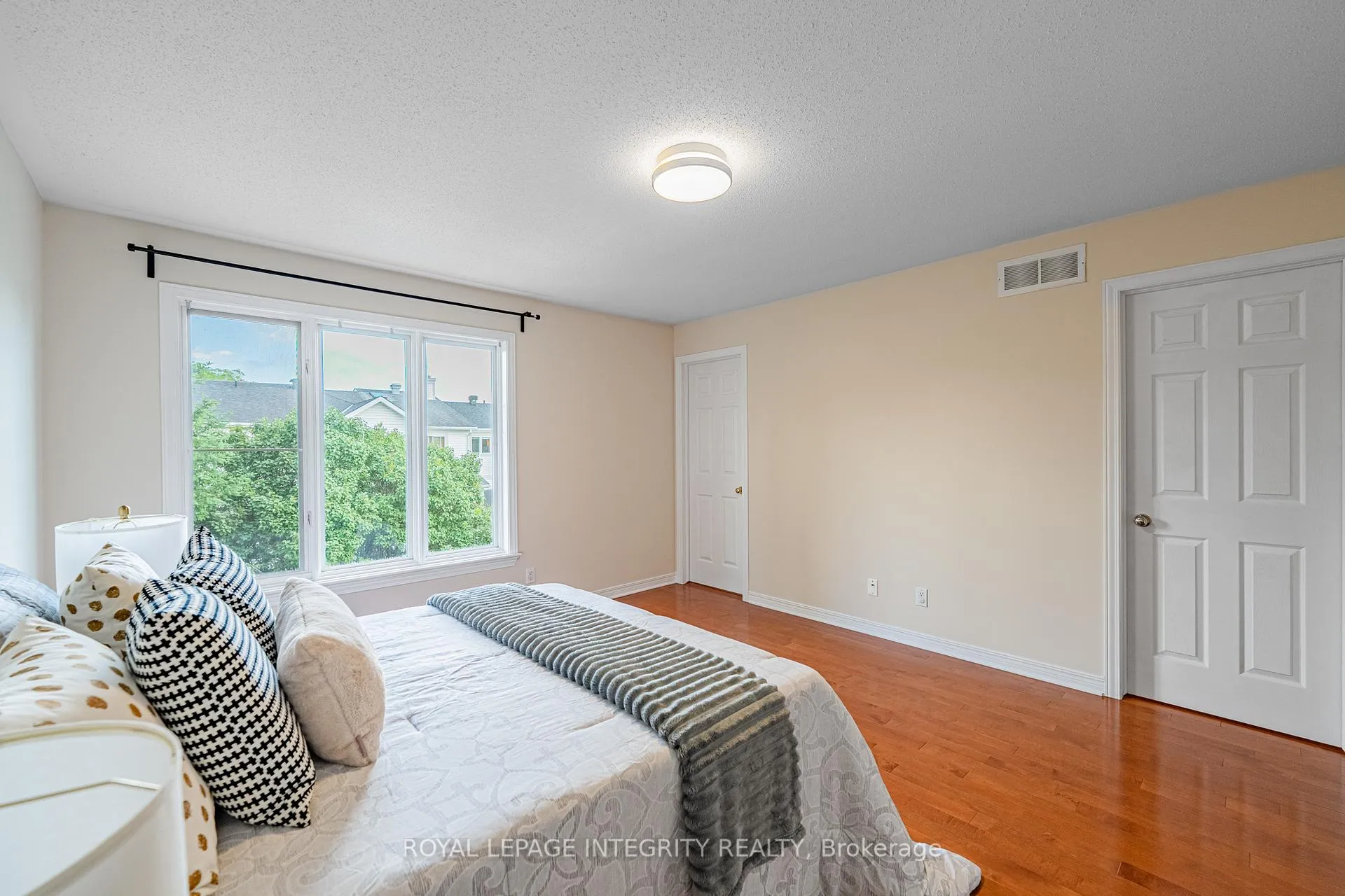Photo 20 of 16 Redding Way, Ottawa, Centrepointe — HOMEH