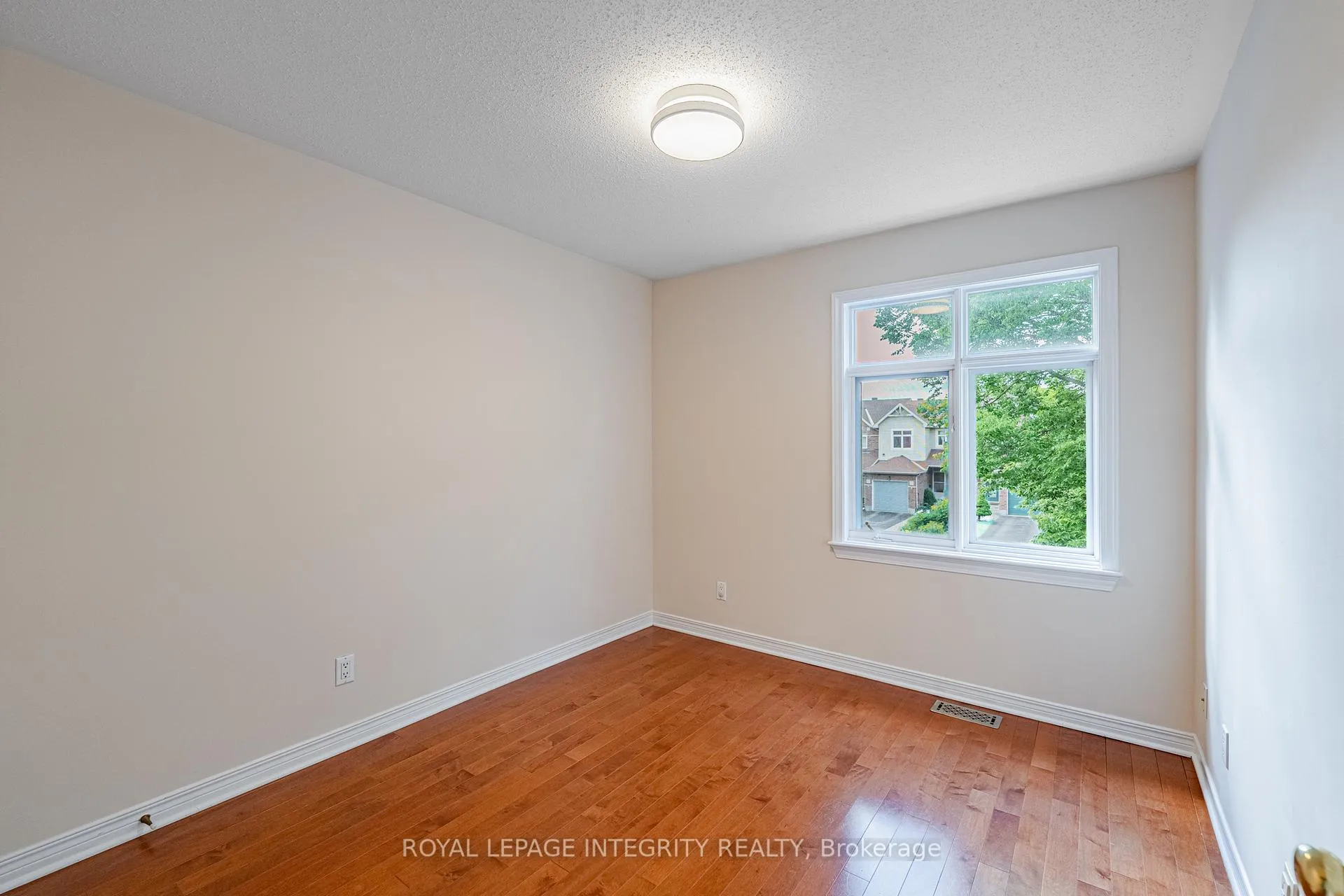Photo 23 of 16 Redding Way, Ottawa, Centrepointe — HOMEH