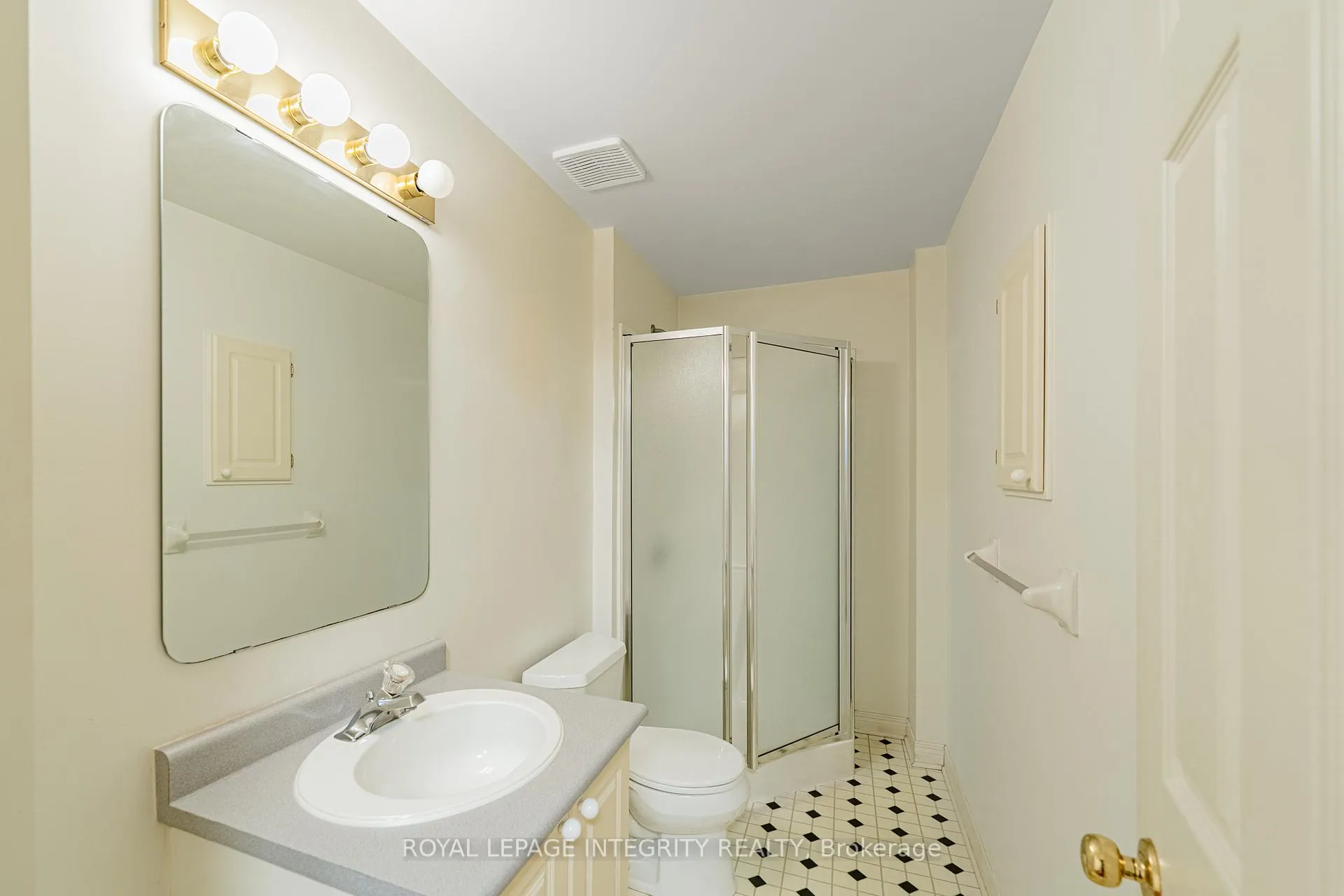 Photo 32 of 16 Redding Way, Ottawa, Centrepointe — HOMEH