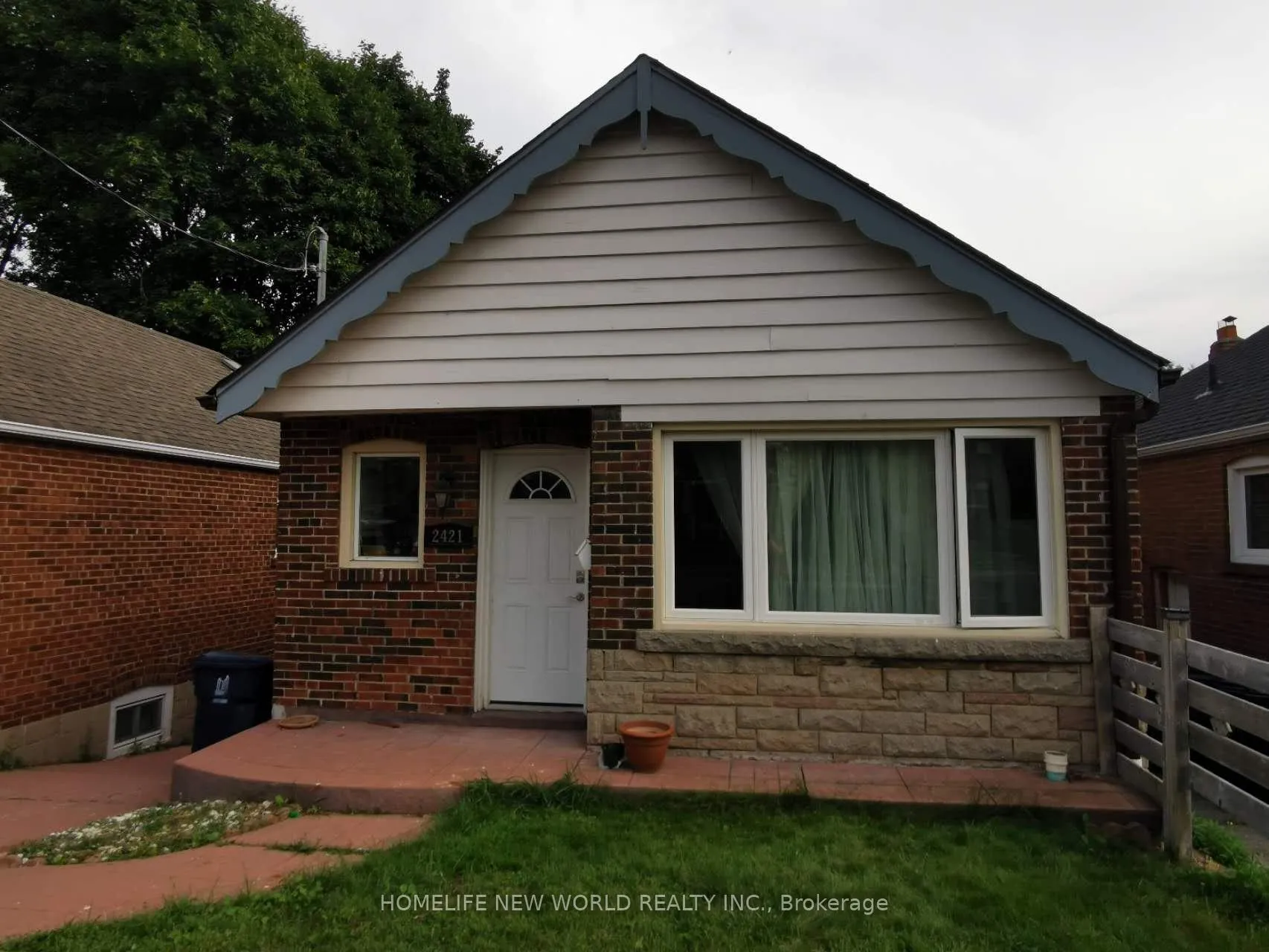 Photo 7 of 2421 Gerrard Street E, Toronto, East End-Danforth — HOMEH
