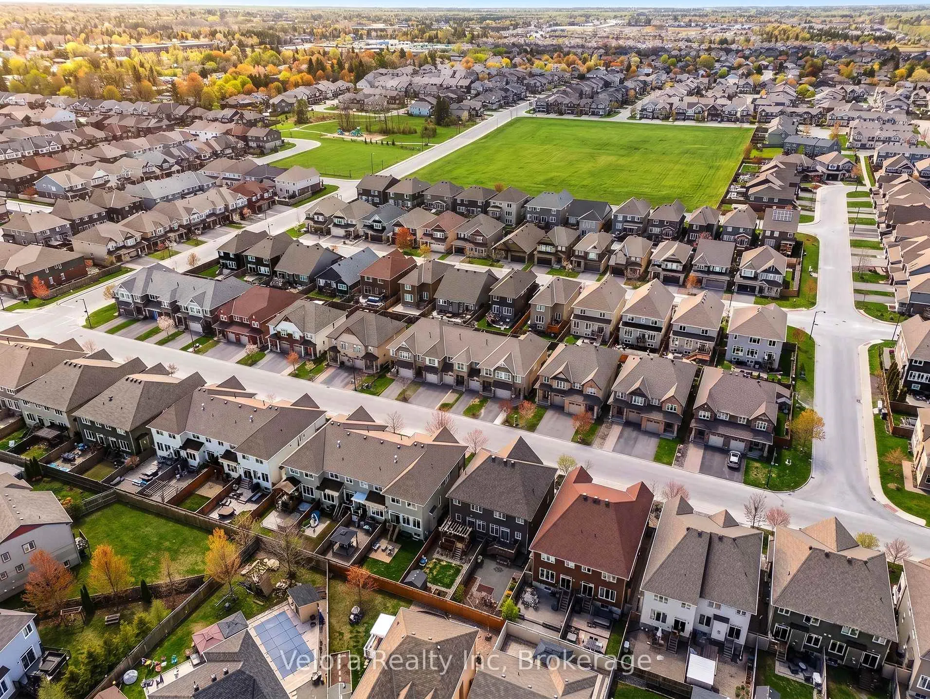 Photo 2 of 352 Warmstone Drive, Ottawa, Stittsville (North) — HOMEH