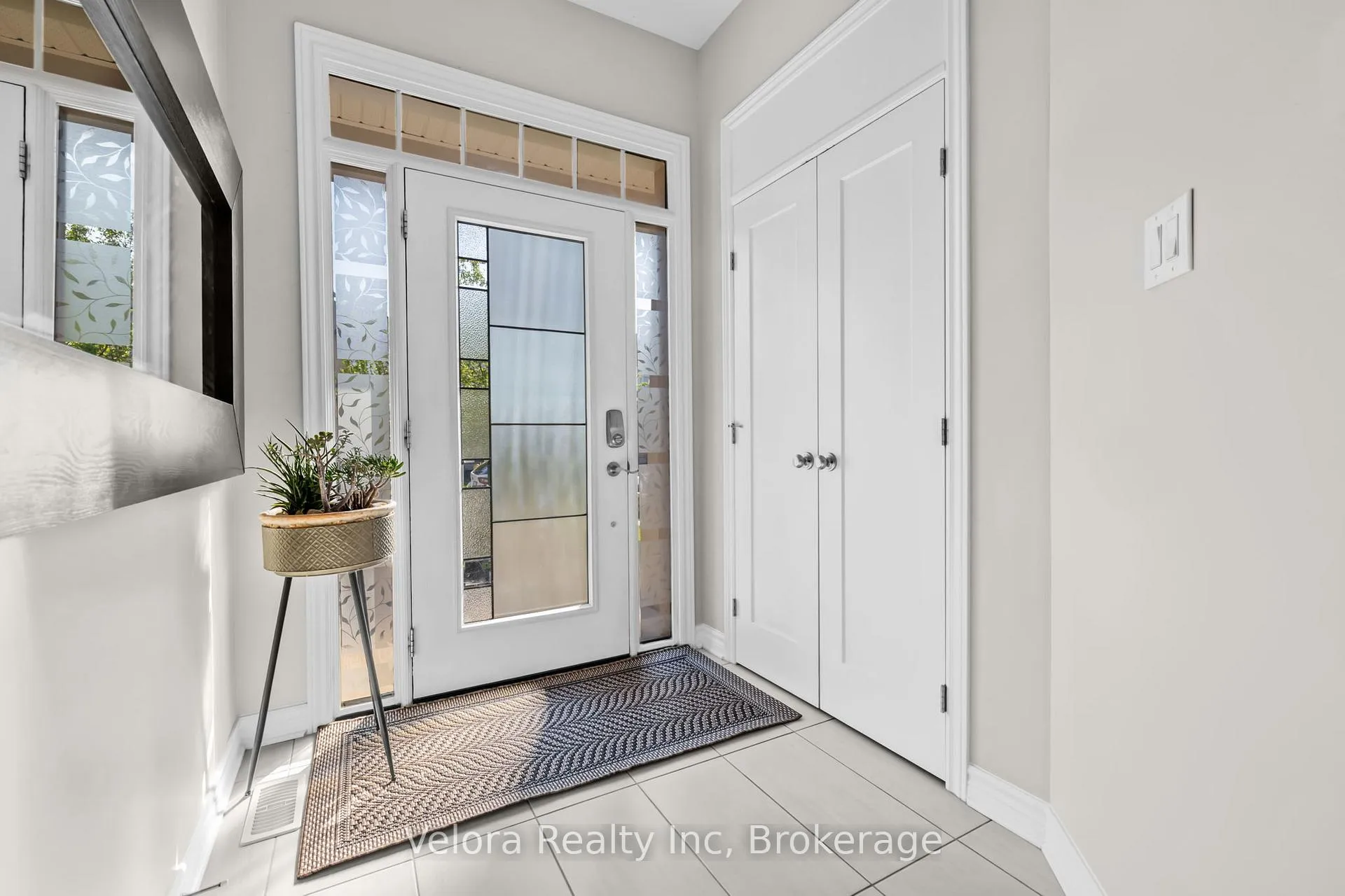 Photo 4 of 352 Warmstone Drive, Ottawa, Stittsville (North) — HOMEH