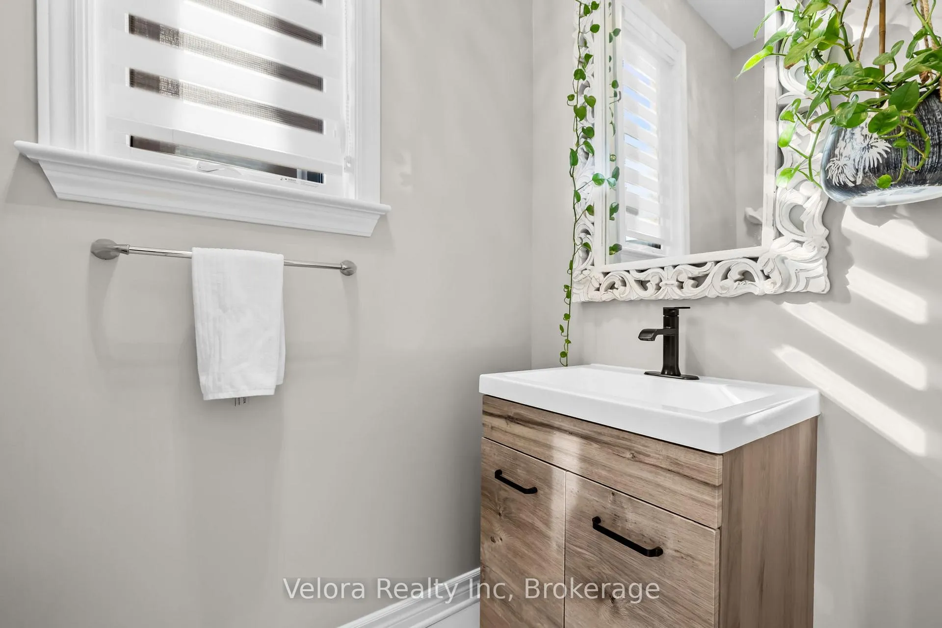 Photo 6 of 352 Warmstone Drive, Ottawa, Stittsville (North) — HOMEH