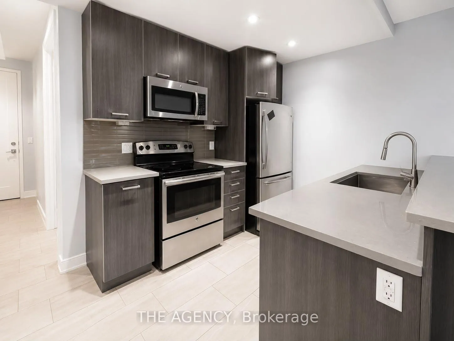 Photo 4 of Unit 715, 150 Main Street W, Hamilton, Central — HOMEH