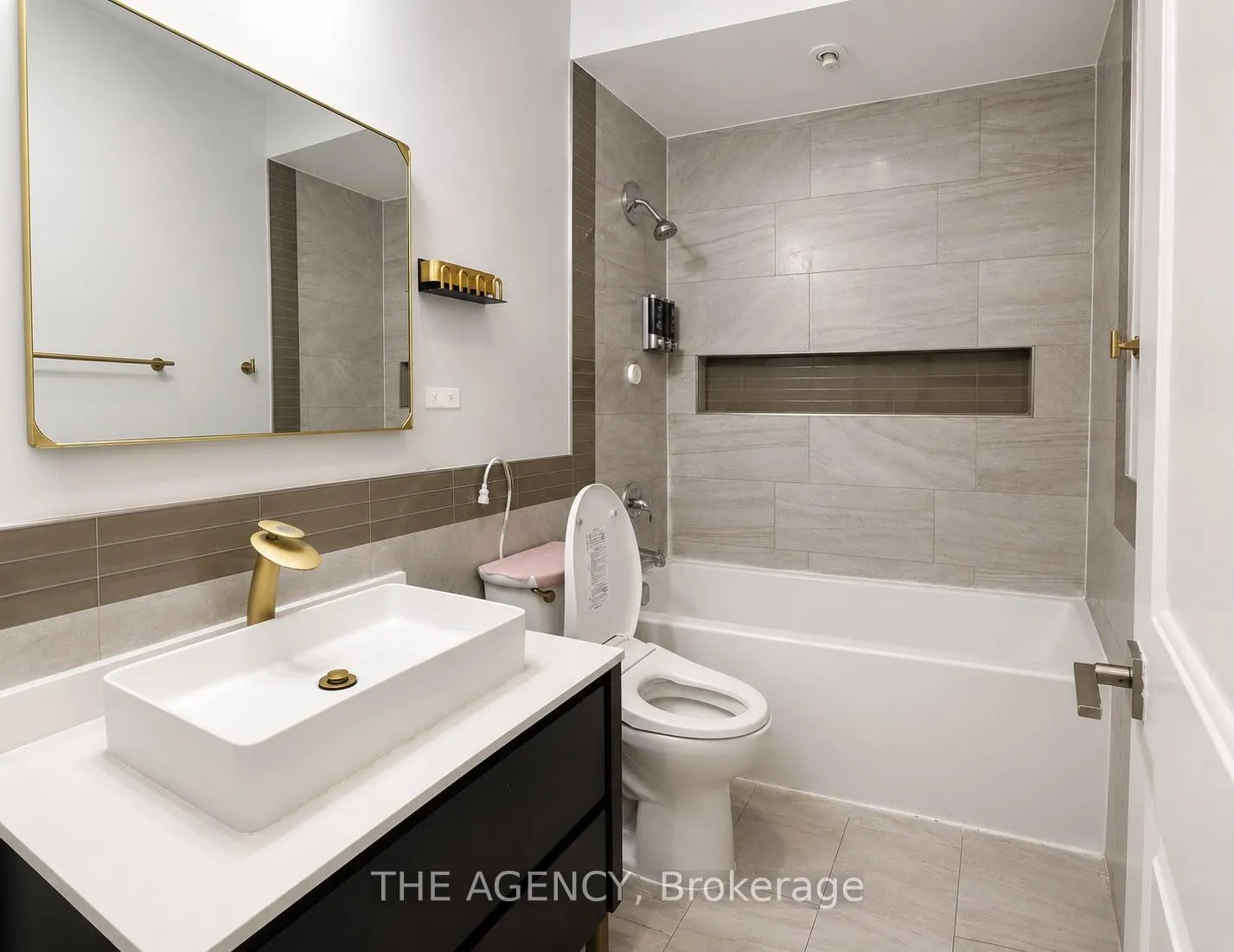 Photo 7 of Unit 715, 150 Main Street W, Hamilton, Central — HOMEH