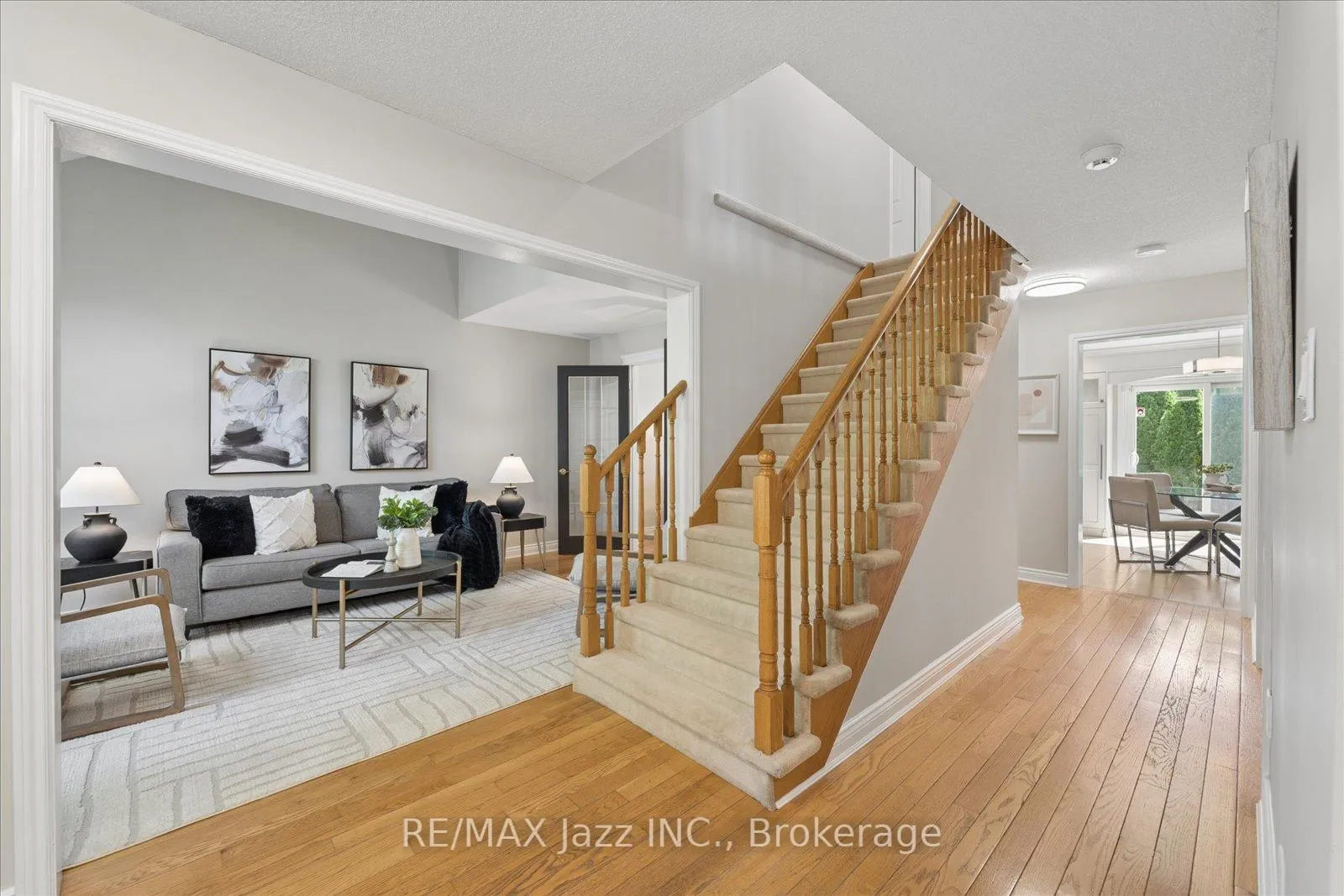 Photo 3 of 63 Bonnycastle Drive, Clarington, Bowmanville — HOMEH