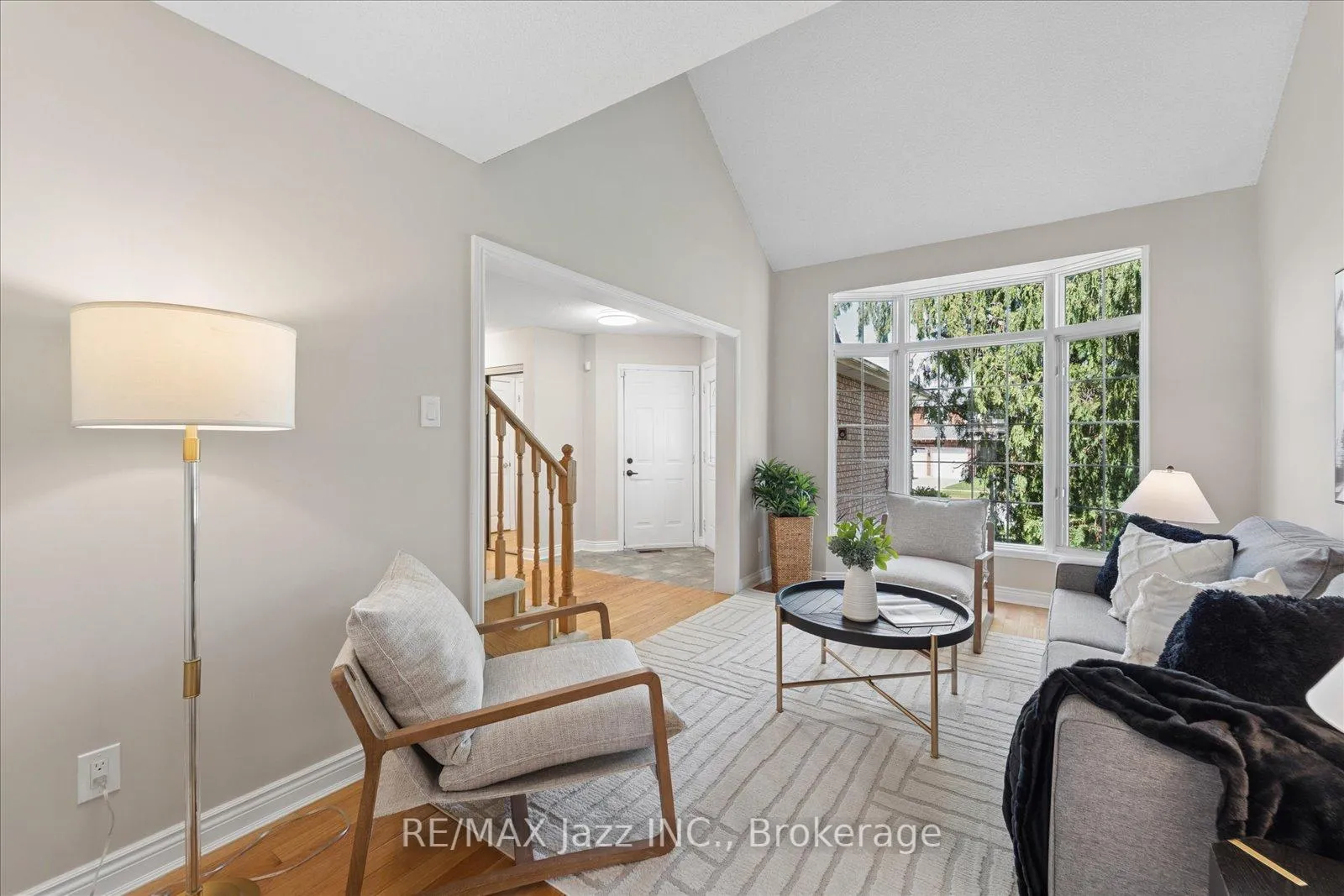 Photo 5 of 63 Bonnycastle Drive, Clarington, Bowmanville — HOMEH