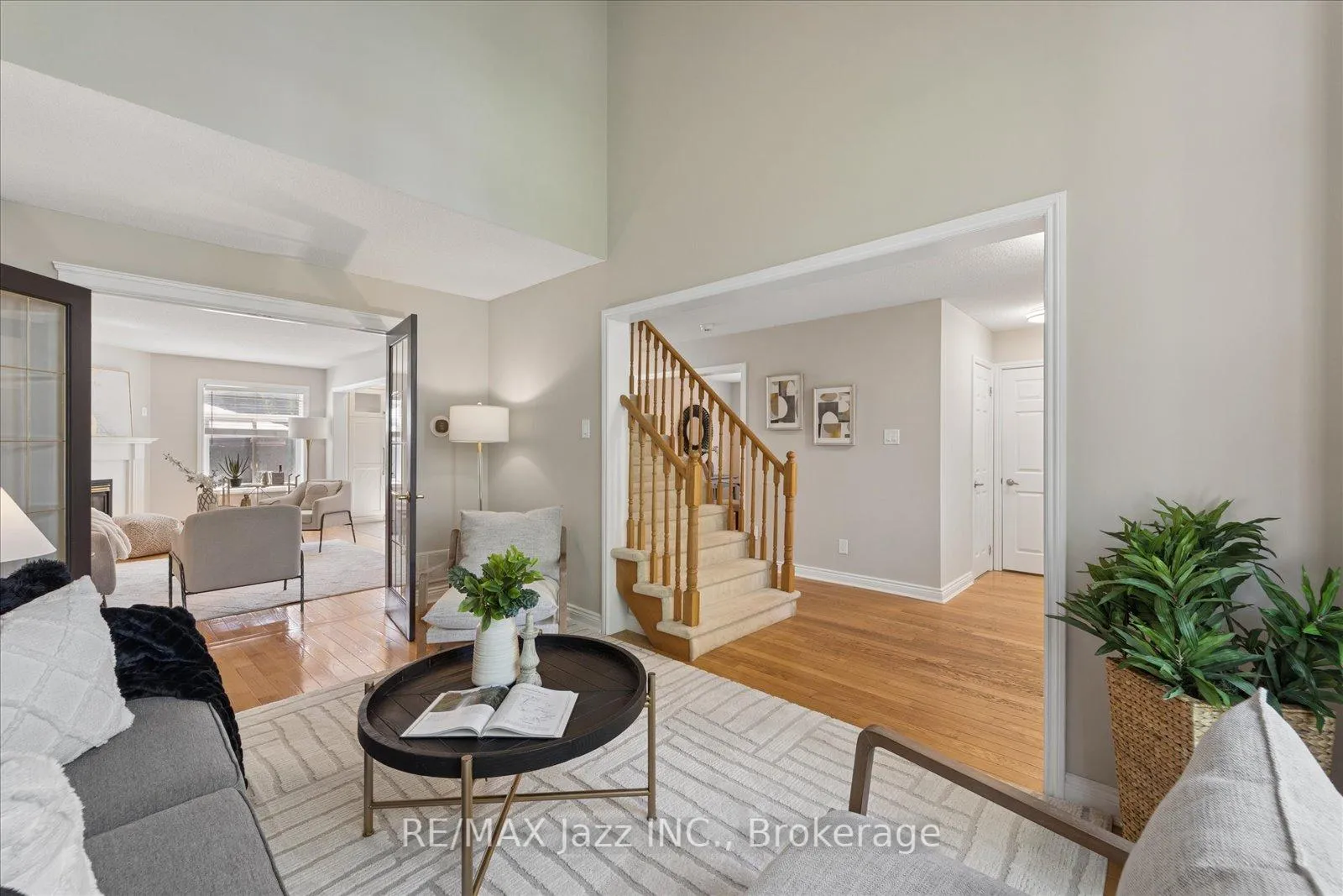 Photo 7 of 63 Bonnycastle Drive, Clarington, Bowmanville — HOMEH