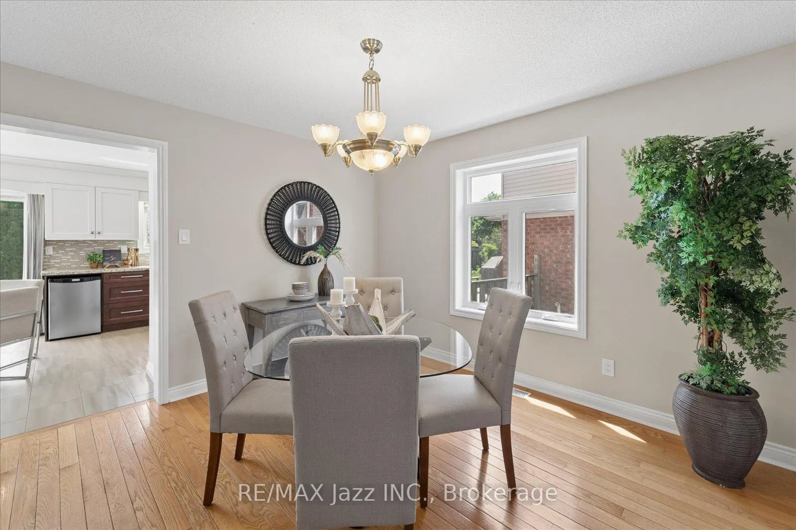 Photo 18 of 63 Bonnycastle Drive, Clarington, Bowmanville — HOMEH