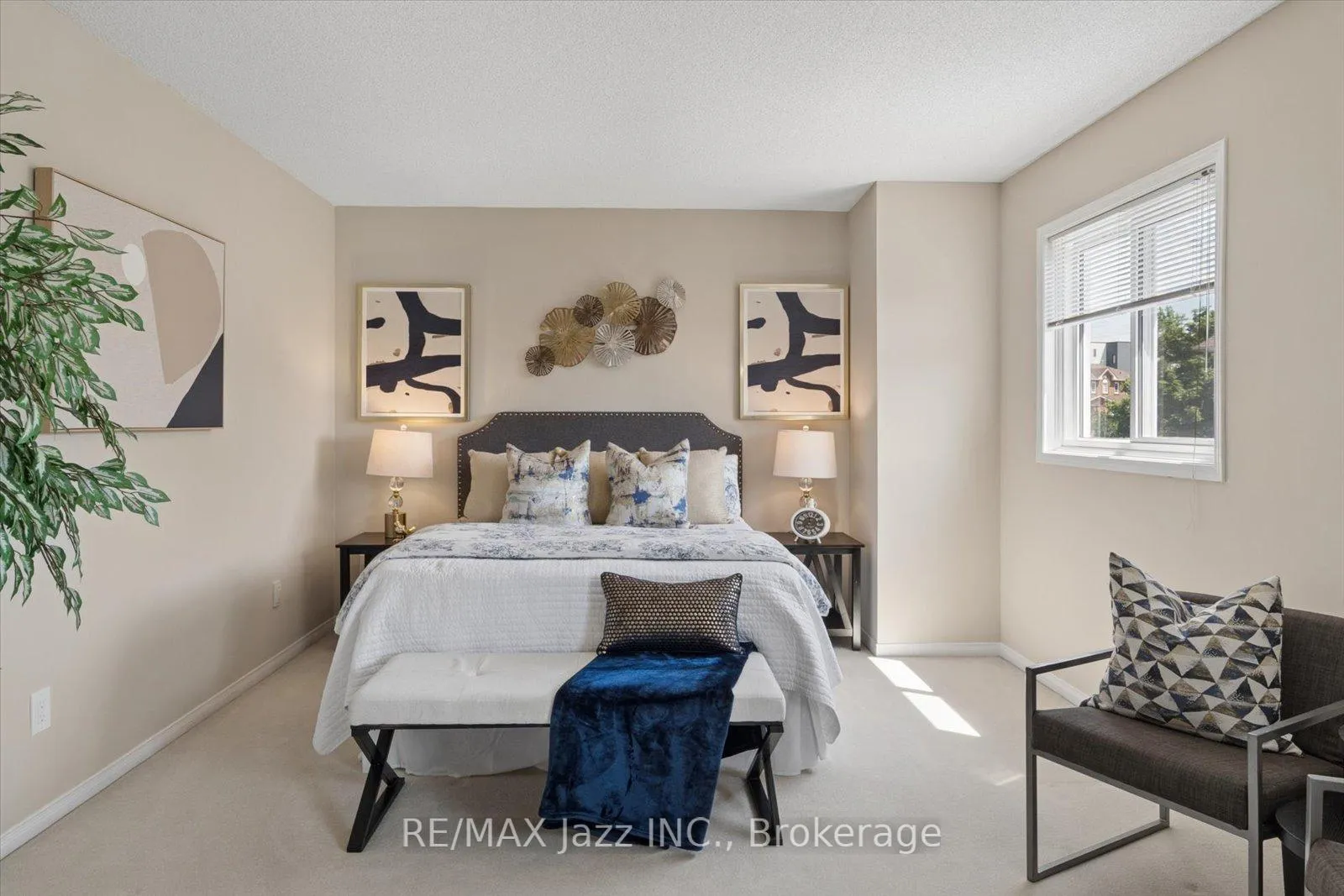 Photo 25 of 63 Bonnycastle Drive, Clarington, Bowmanville — HOMEH
