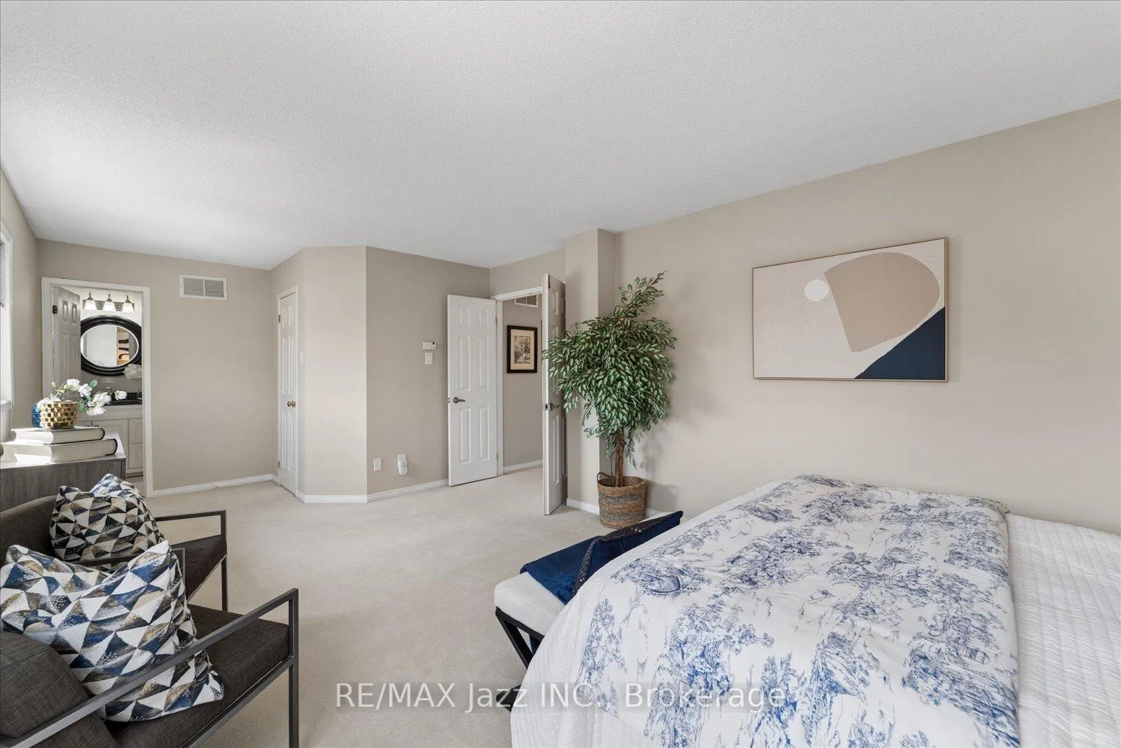 Photo 27 of 63 Bonnycastle Drive, Clarington, Bowmanville — HOMEH