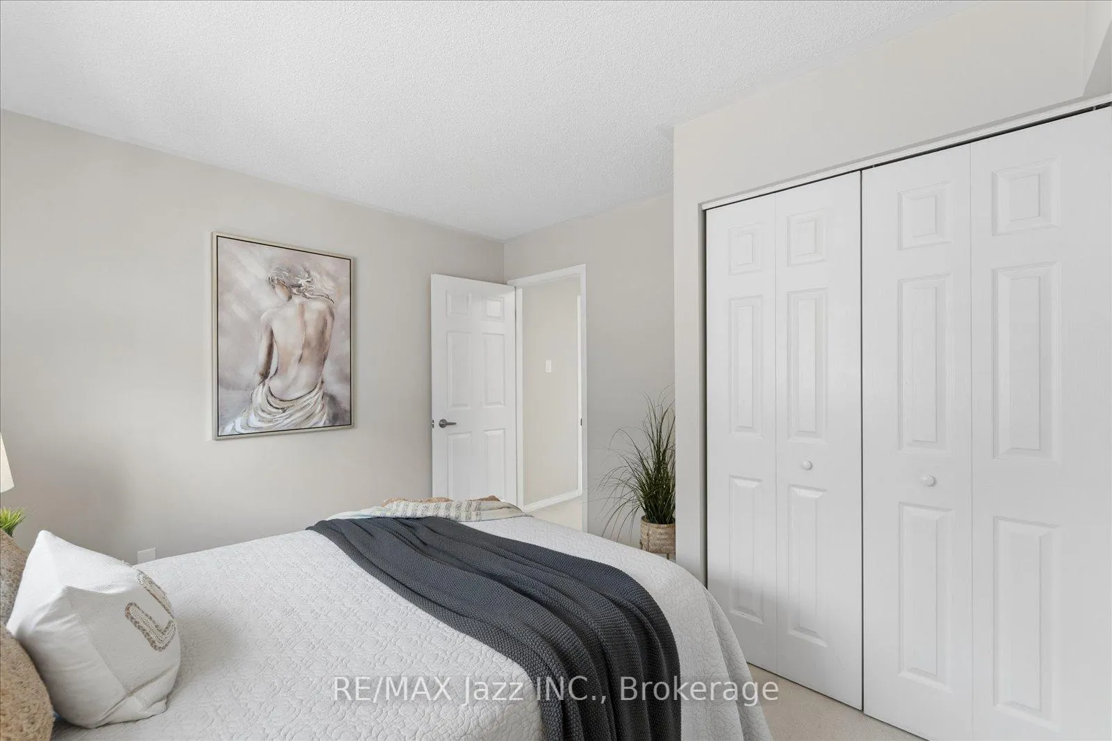 Photo 30 of 63 Bonnycastle Drive, Clarington, Bowmanville — HOMEH