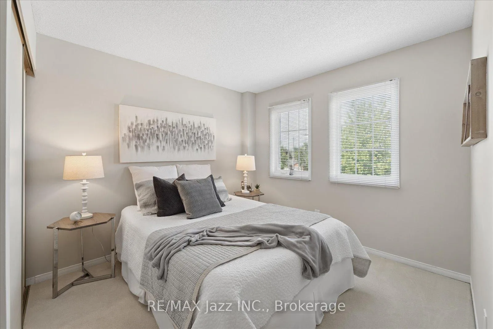 Photo 35 of 63 Bonnycastle Drive, Clarington, Bowmanville — HOMEH