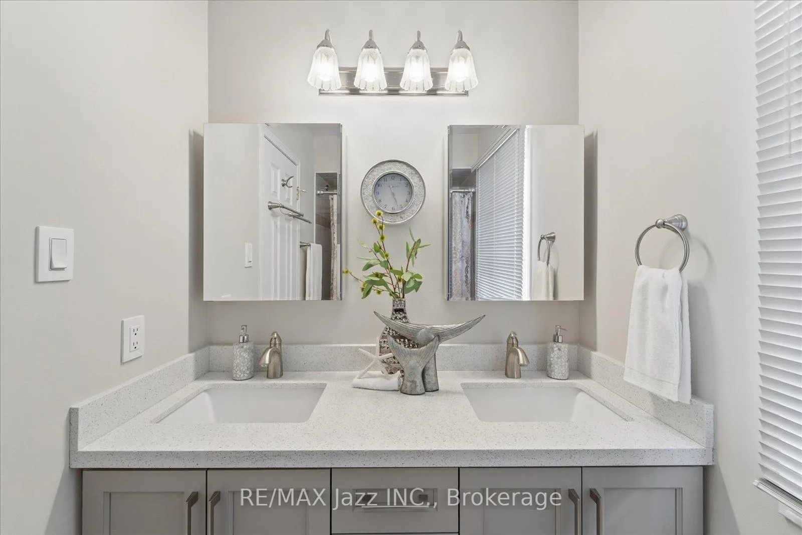 Photo 38 of 63 Bonnycastle Drive, Clarington, Bowmanville — HOMEH