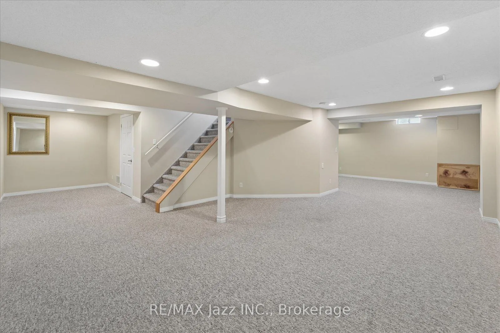 Photo 39 of 63 Bonnycastle Drive, Clarington, Bowmanville — HOMEH