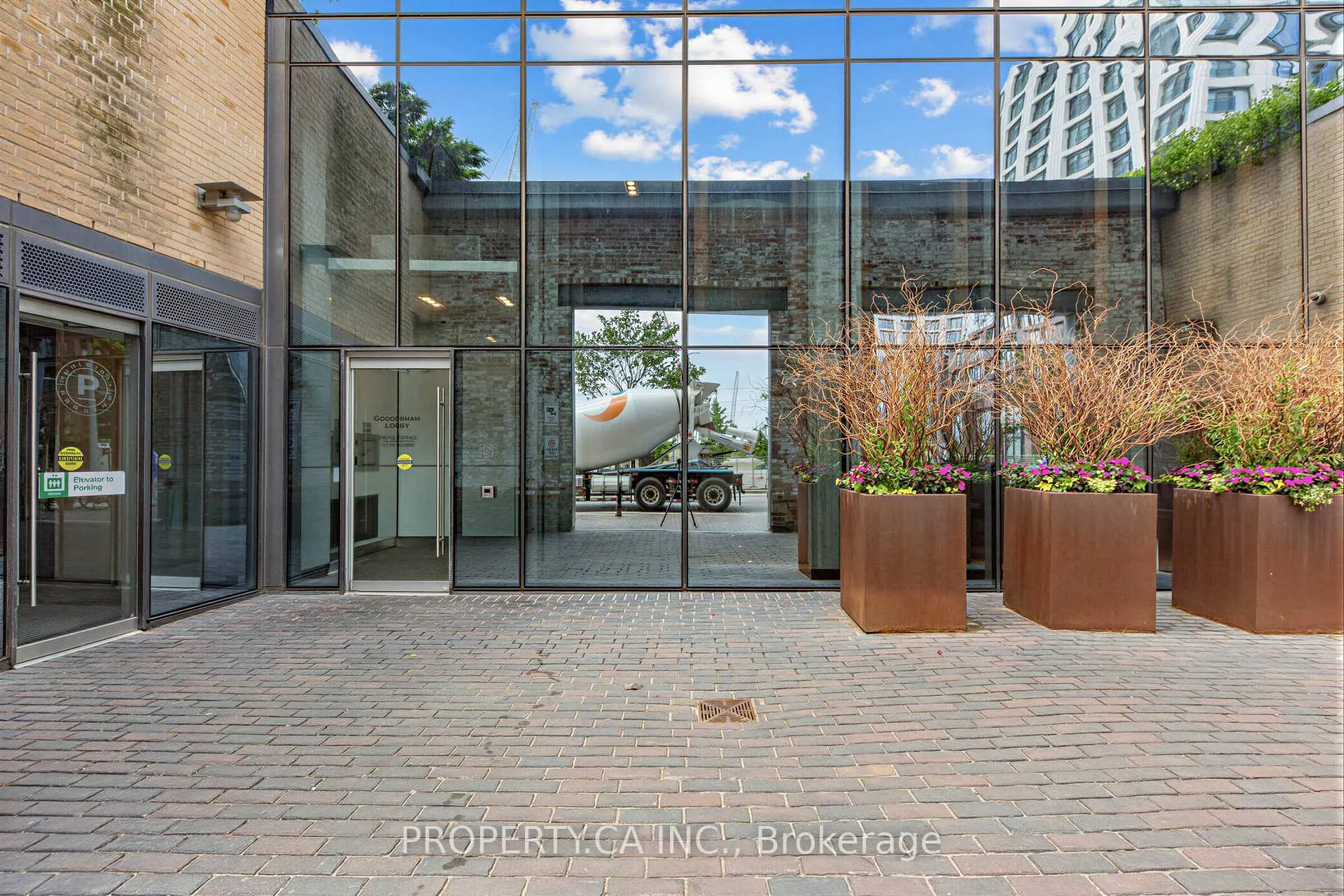 Photo 3 of Unit 311, 390 Cherry Street, Toronto, Waterfront Communities — HOMEH