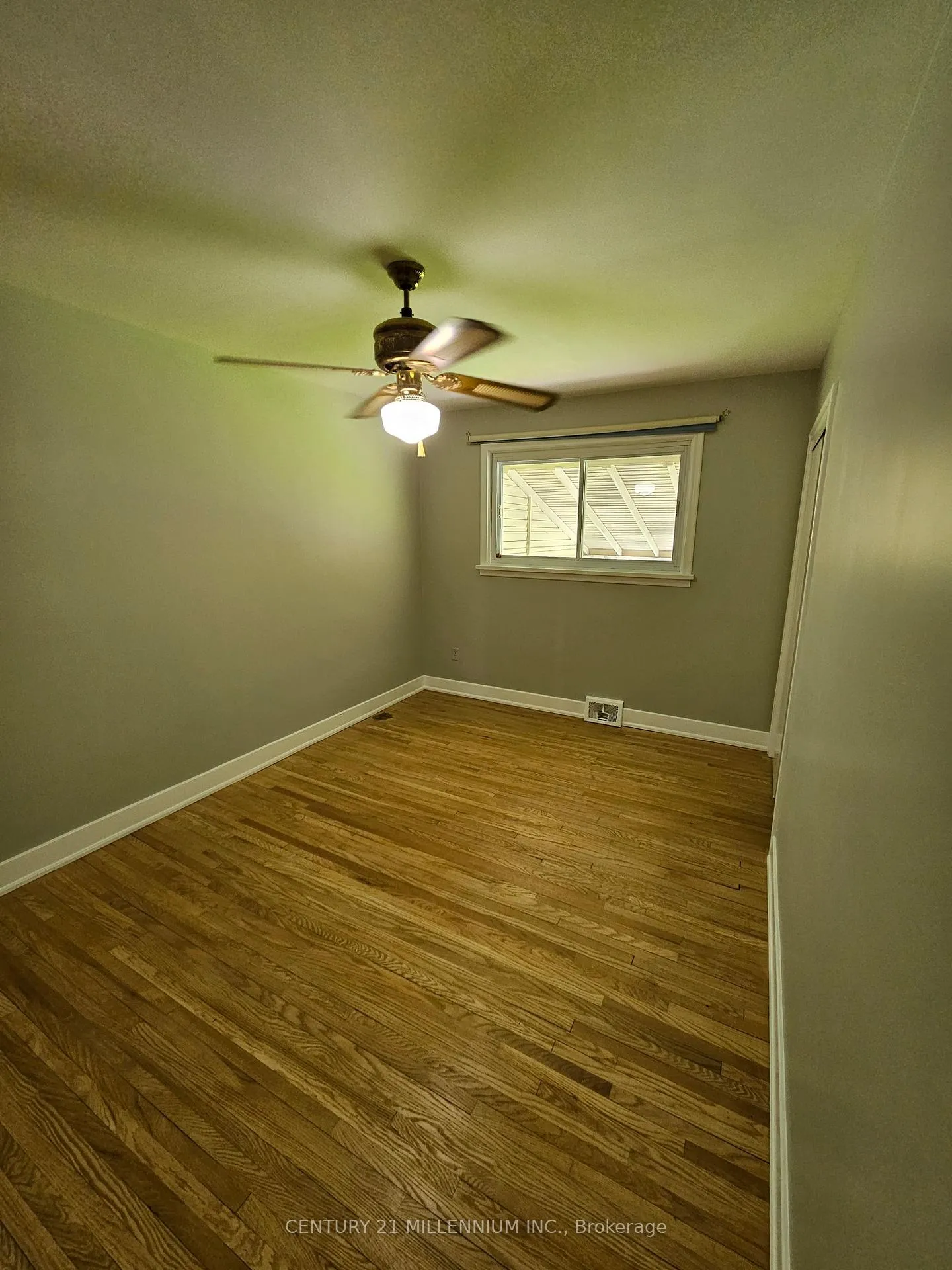 Photo 5 of Unit Upper, 32 Stewart Avenue, Thorold, Thorold Downtown — HOMEH