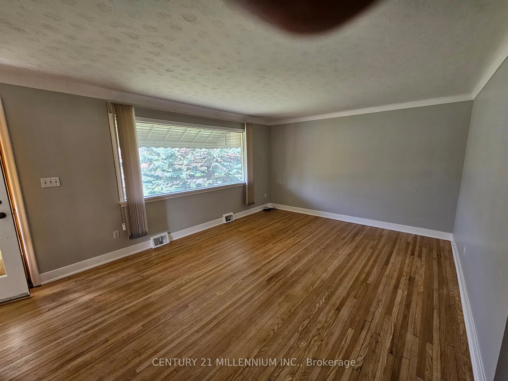 Photo 6 of Unit Upper, 32 Stewart Avenue, Thorold, Thorold Downtown — HOMEH