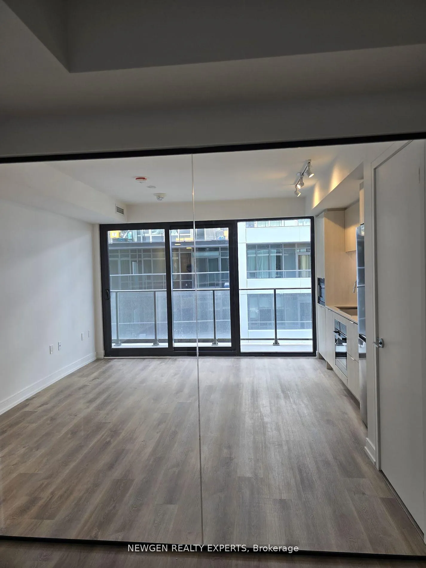 Photo 2 of Unit 1018, 1 Jarvis Street, Hamilton, Beasley — HOMEH