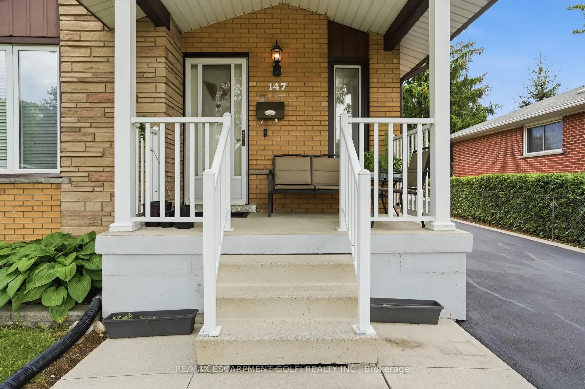 Photo 2 of 147 Manning Avenue, Hamilton, Greeningdon — HOMEH
