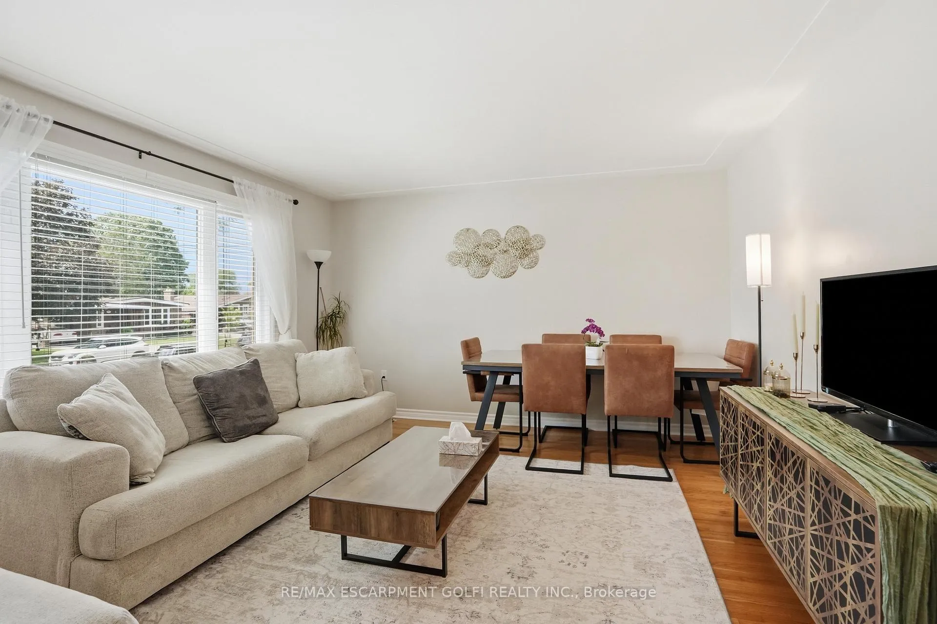 Photo 4 of 147 Manning Avenue, Hamilton, Greeningdon — HOMEH