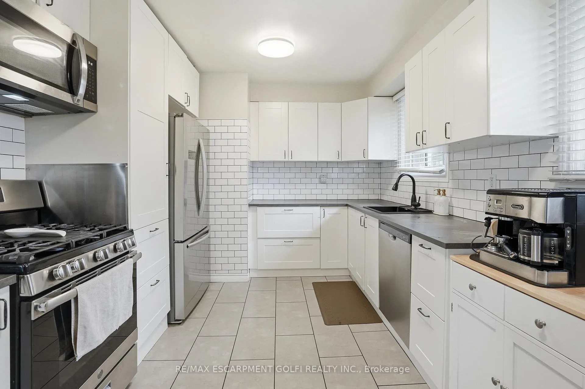 Photo 10 of 147 Manning Avenue, Hamilton, Greeningdon — HOMEH