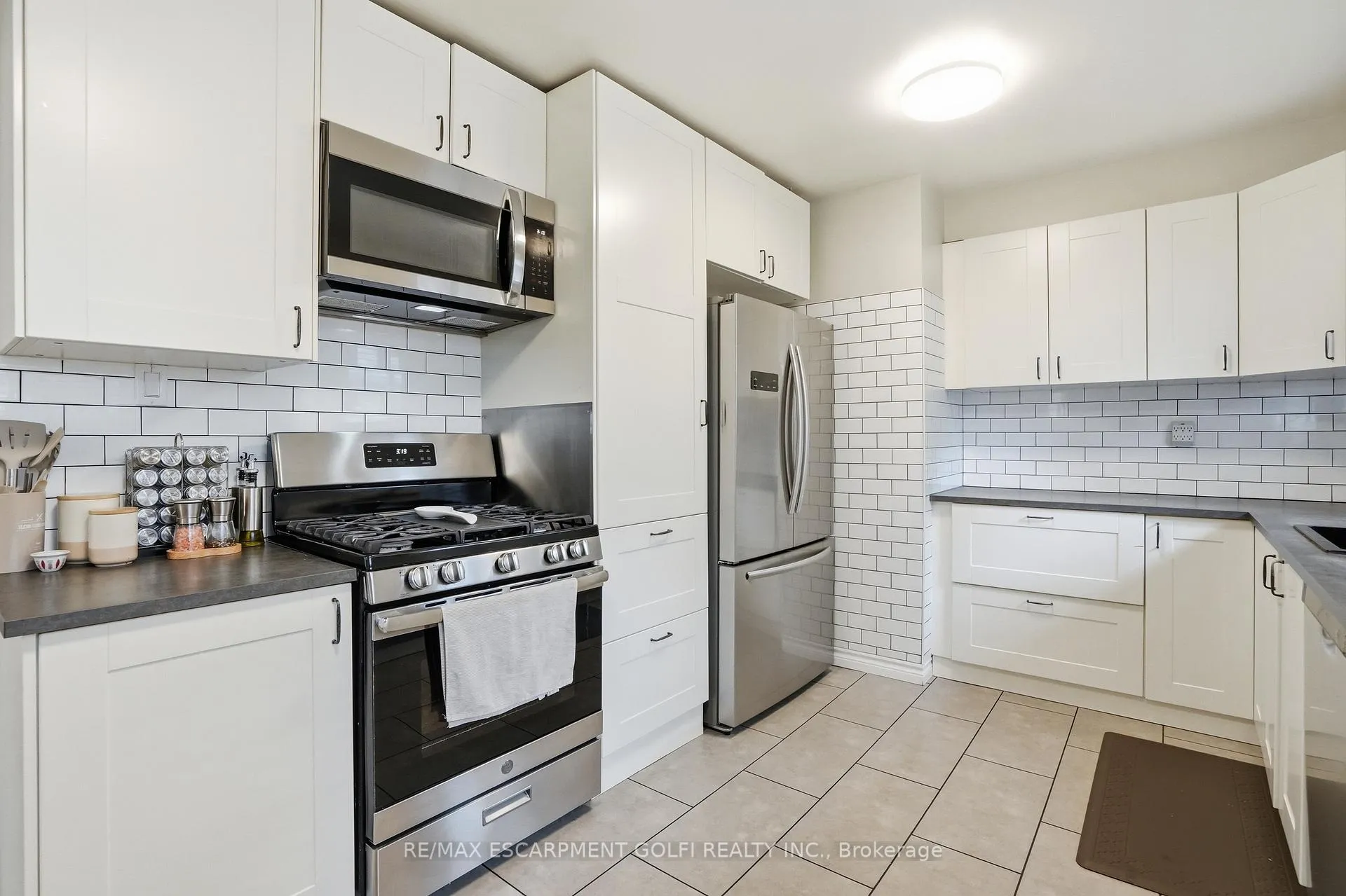 Photo 11 of 147 Manning Avenue, Hamilton, Greeningdon — HOMEH