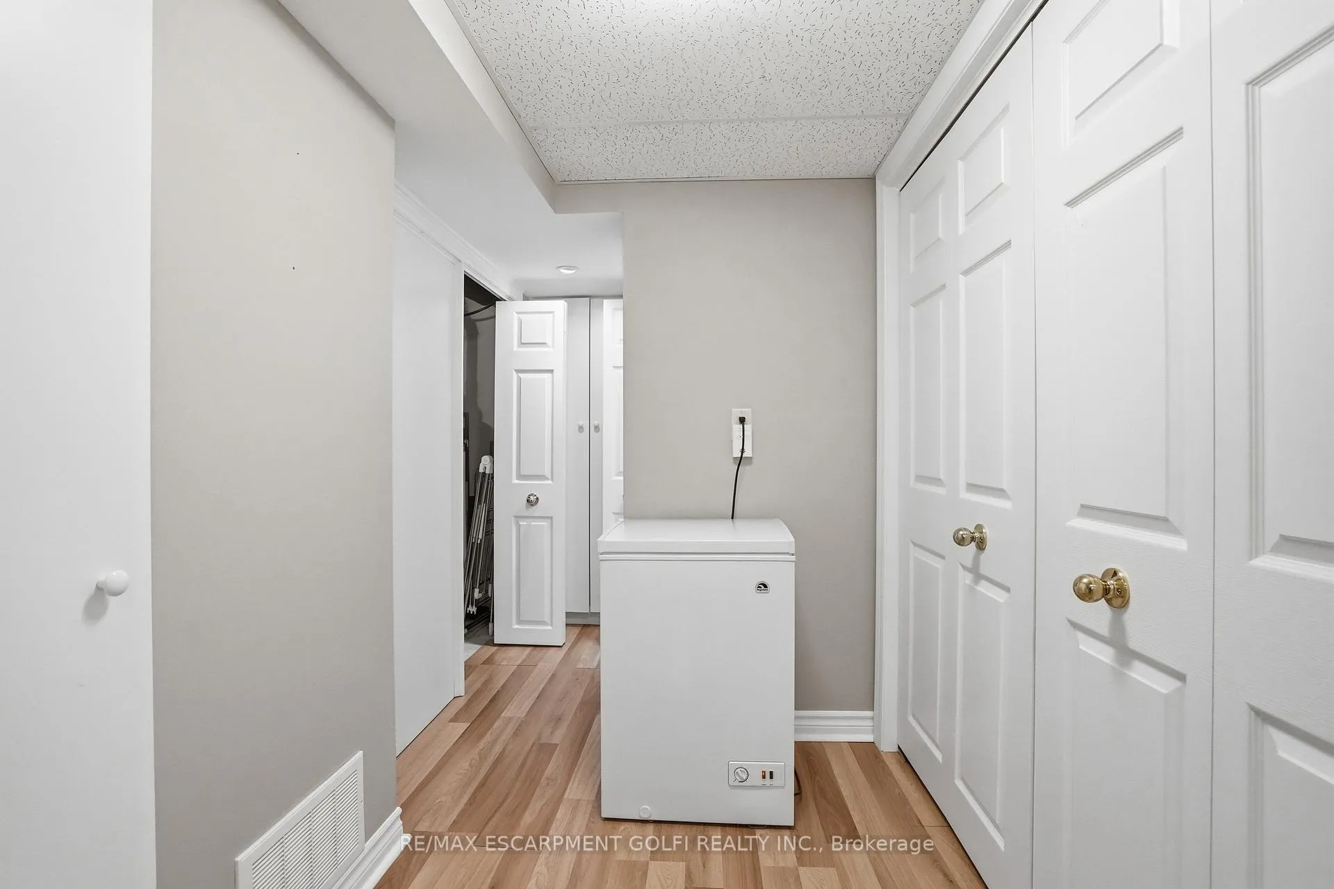 Photo 27 of 147 Manning Avenue, Hamilton, Greeningdon — HOMEH