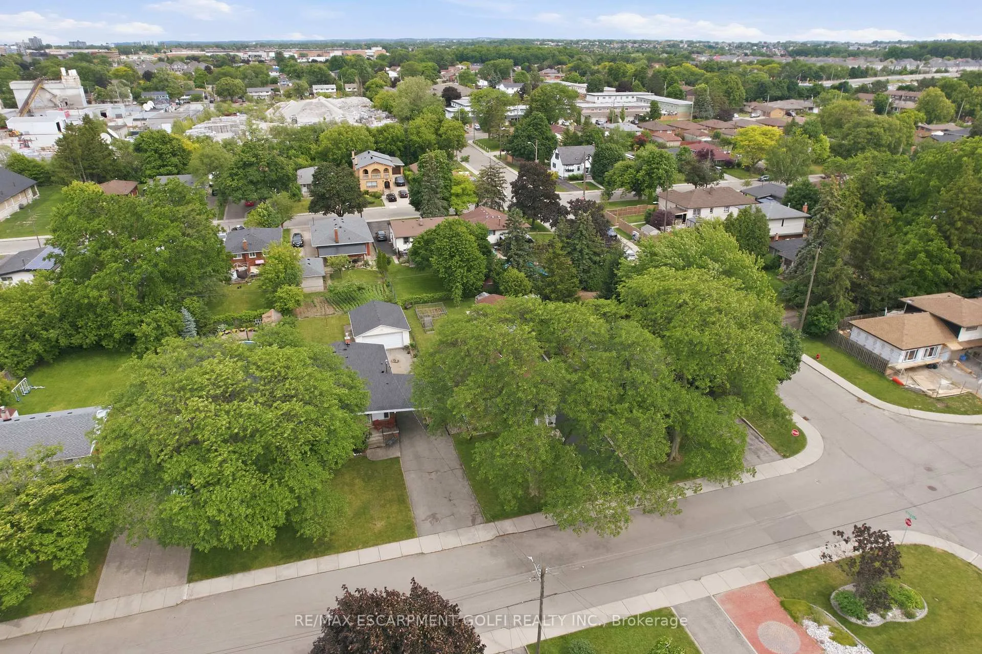 Photo 46 of 147 Manning Avenue, Hamilton, Greeningdon — HOMEH