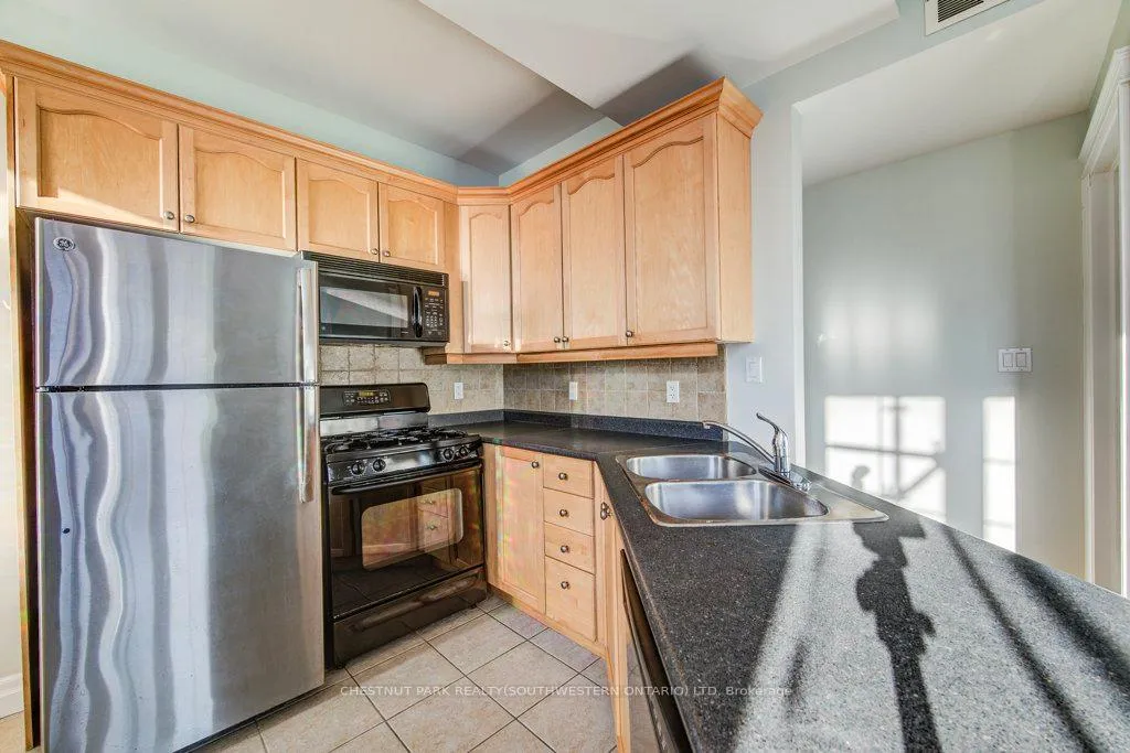 Photo 6 of Unit 201, 555 King Street E, Kitchener, King East — HOMEH