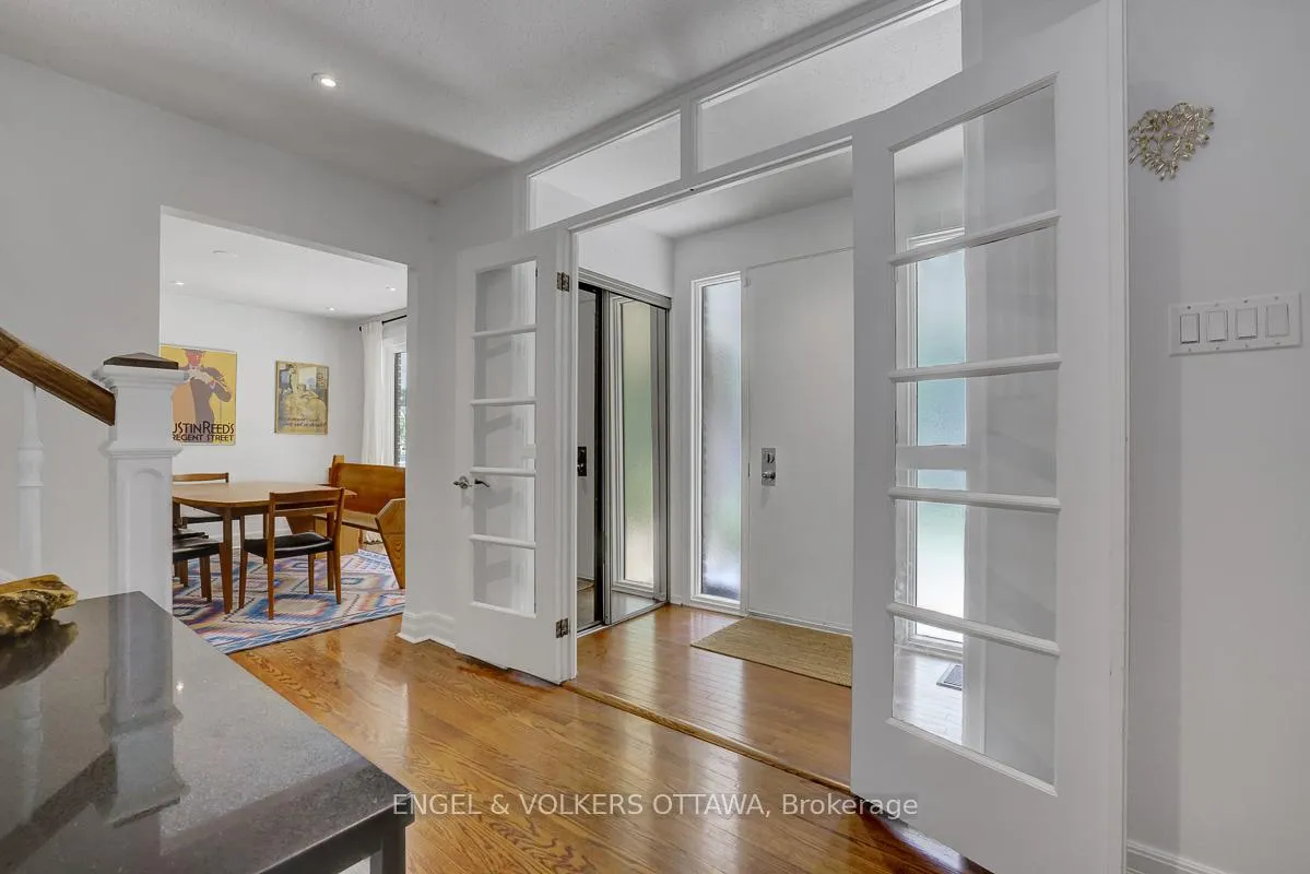 Photo 4 of 516 Buchanan Crescent, Ottawa, Beacon Hill North — HOMEH