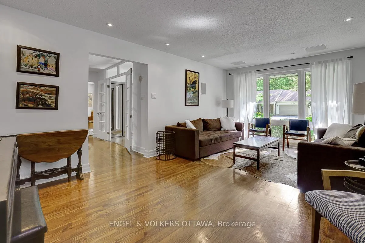 Photo 6 of 516 Buchanan Crescent, Ottawa, Beacon Hill North — HOMEH