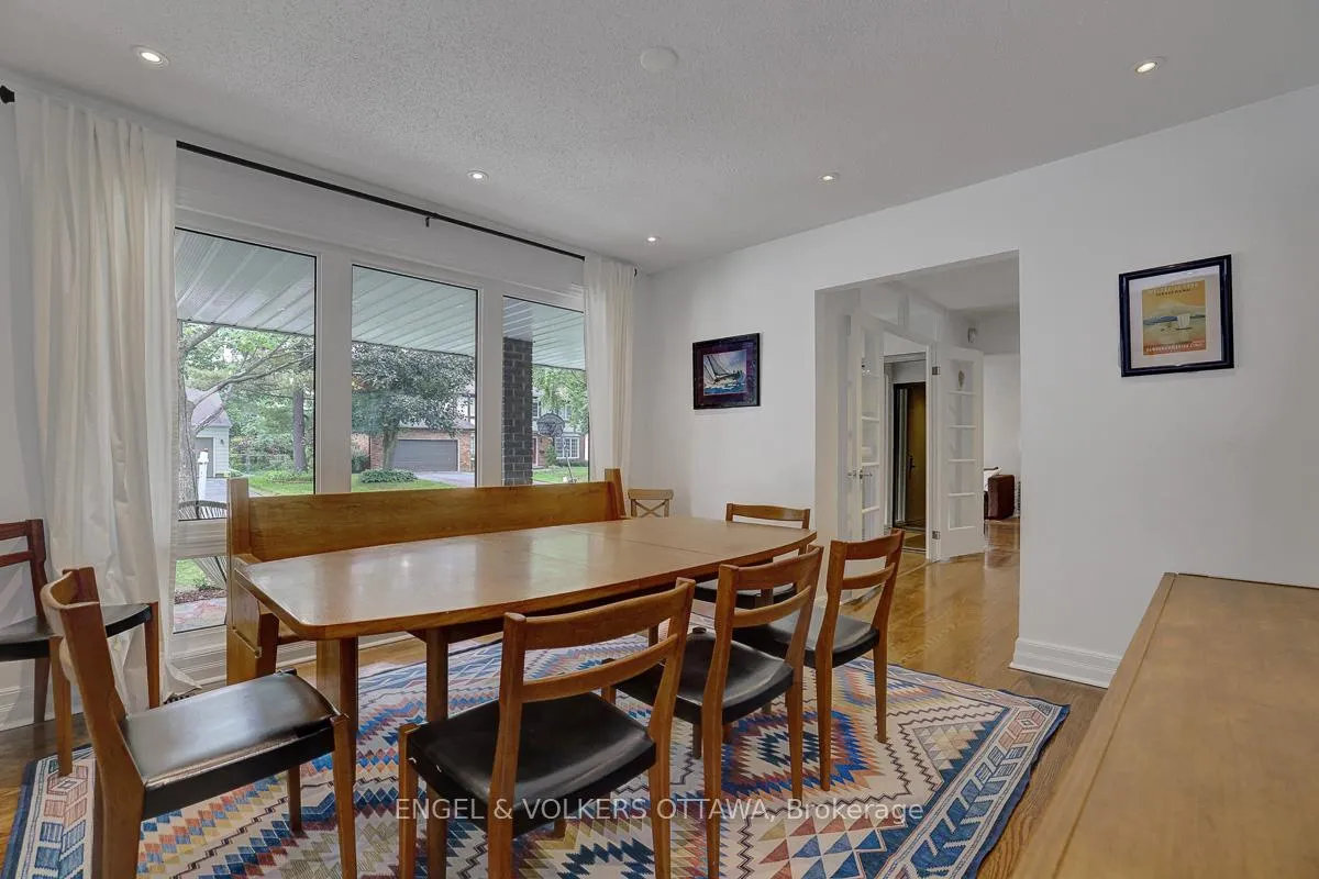 Photo 10 of 516 Buchanan Crescent, Ottawa, Beacon Hill North — HOMEH
