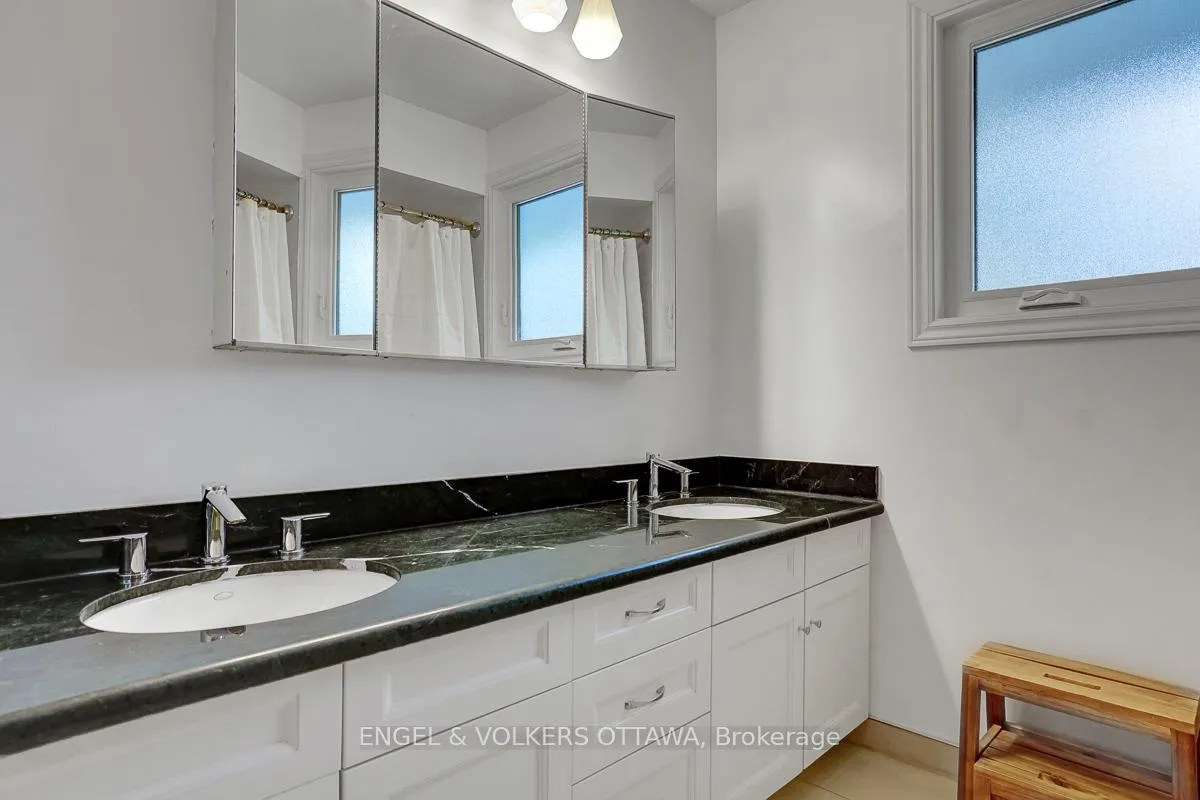 Photo 30 of 516 Buchanan Crescent, Ottawa, Beacon Hill North — HOMEH