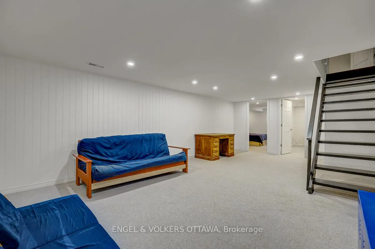 Photo 33 of 516 Buchanan Crescent, Ottawa, Beacon Hill North — HOMEH